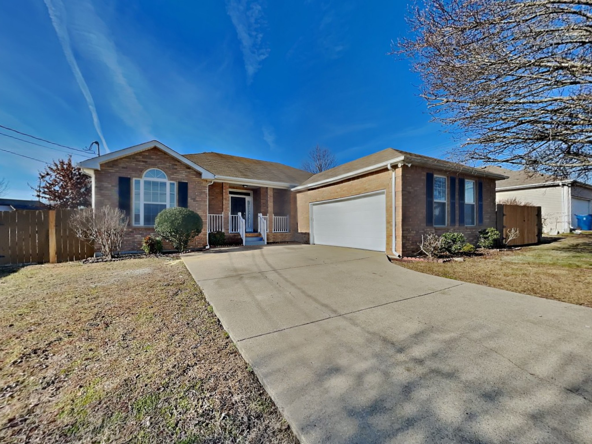 253 Lake Forest Dr Property Photo 1