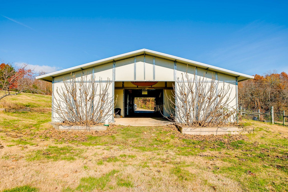132 Old Lane Rd Property Photo 4