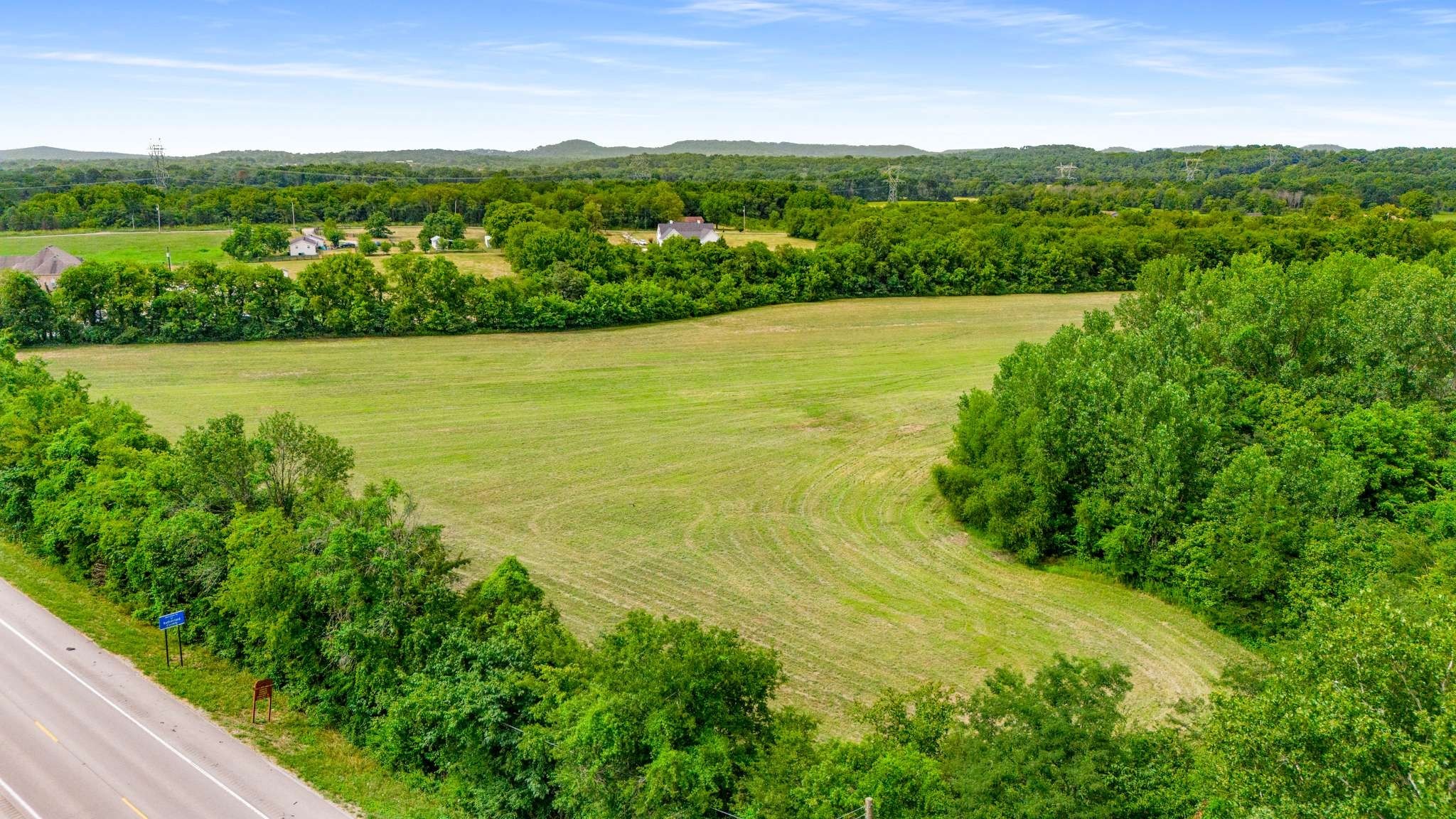 7 Highway 41a Property Photo 2
