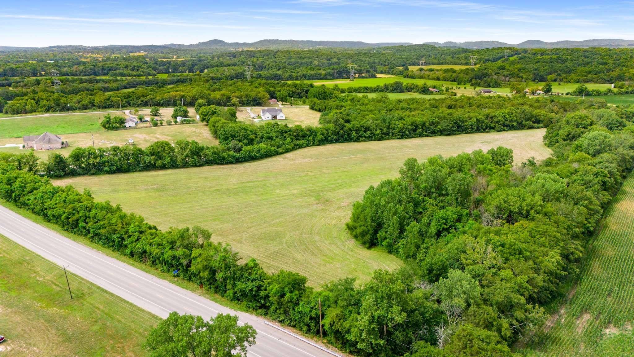 7 Highway 41a Property Photo 3
