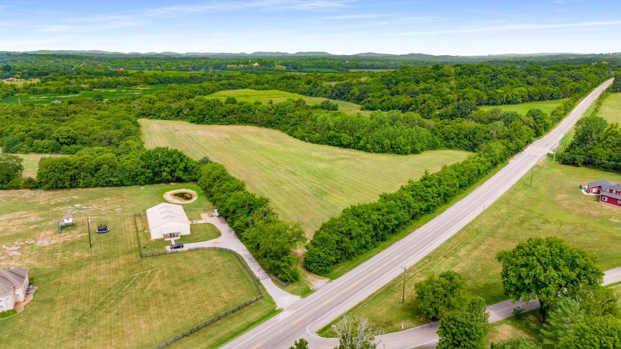 7 Highway 41a Property Photo 5