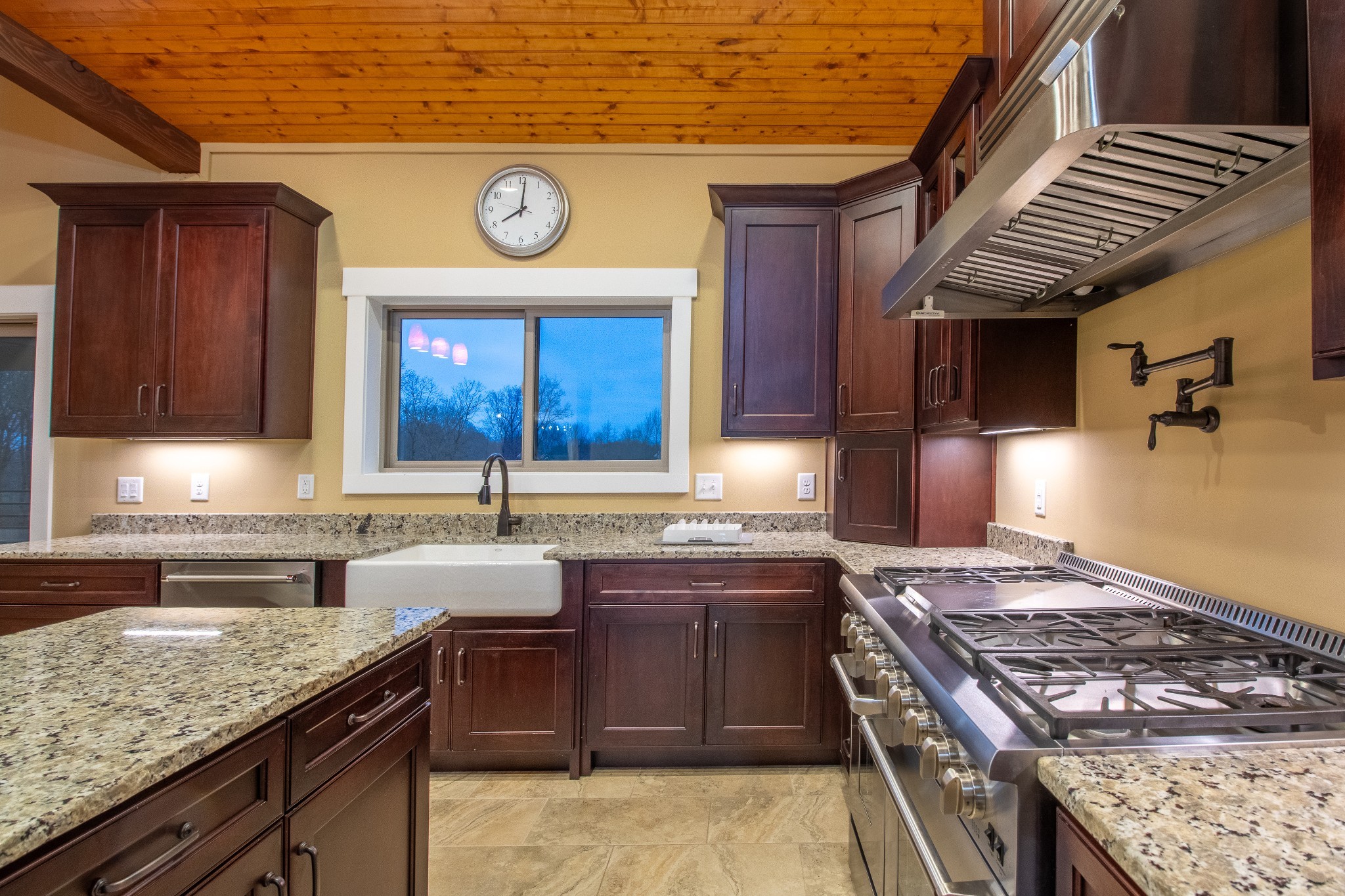 4451 Airport Rd Property Photo 18