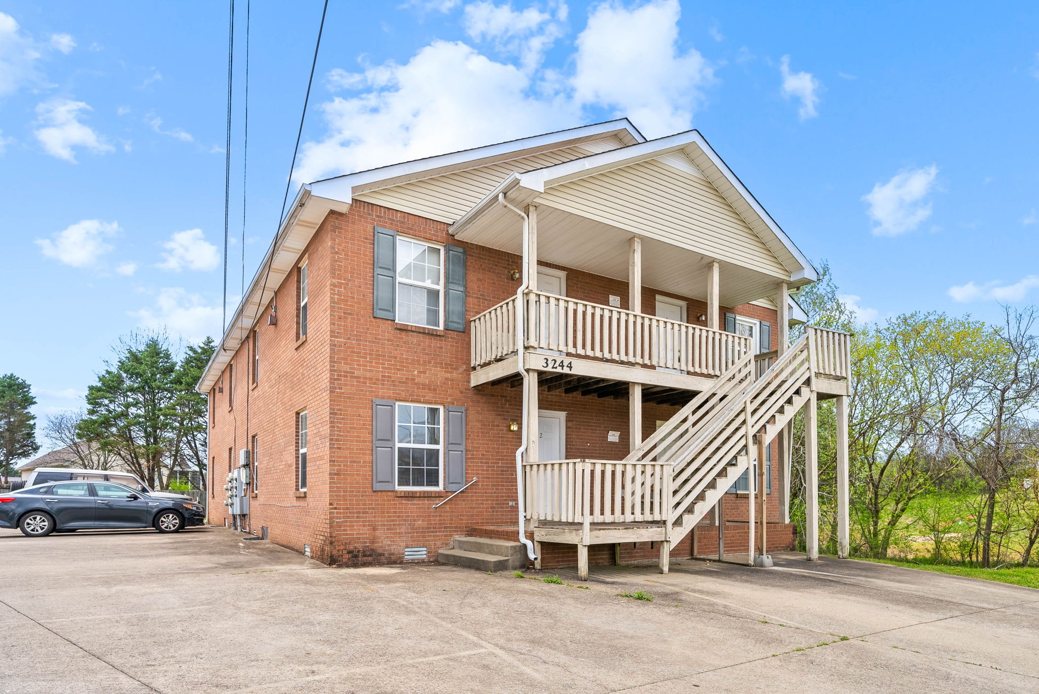 3244 Tower Dr Property Photo 3