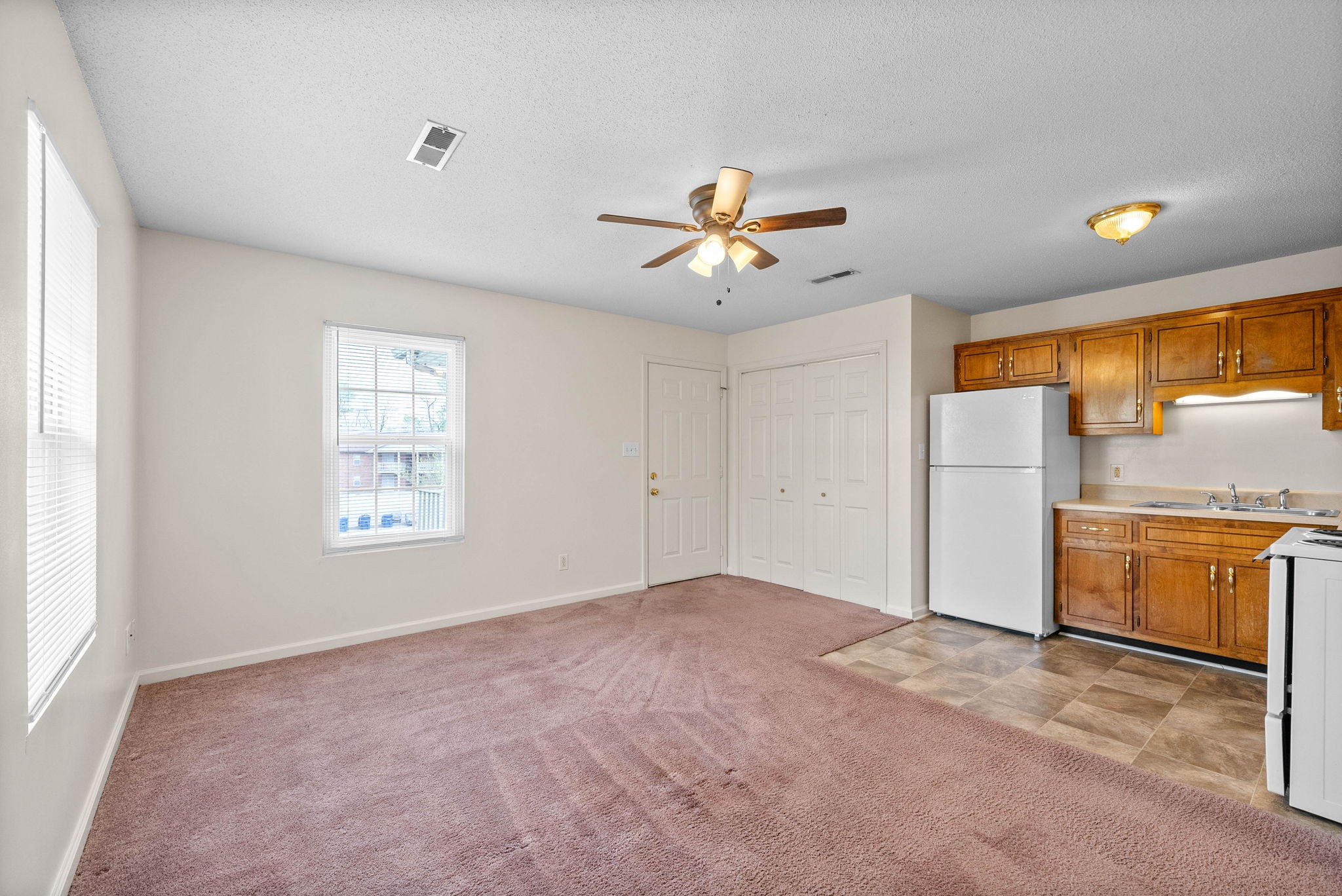 3244 Tower Dr Property Photo 7