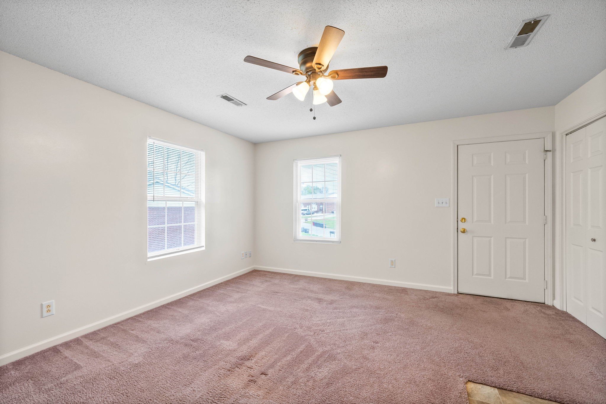 3244 Tower Dr Property Photo 8