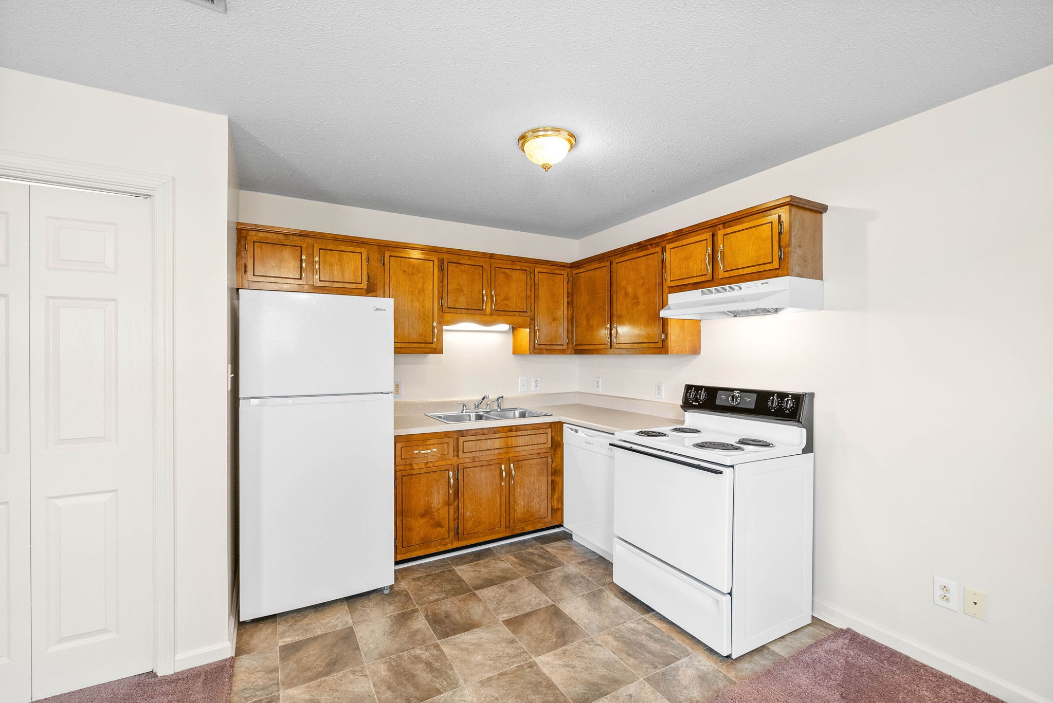 3244 Tower Dr Property Photo 9