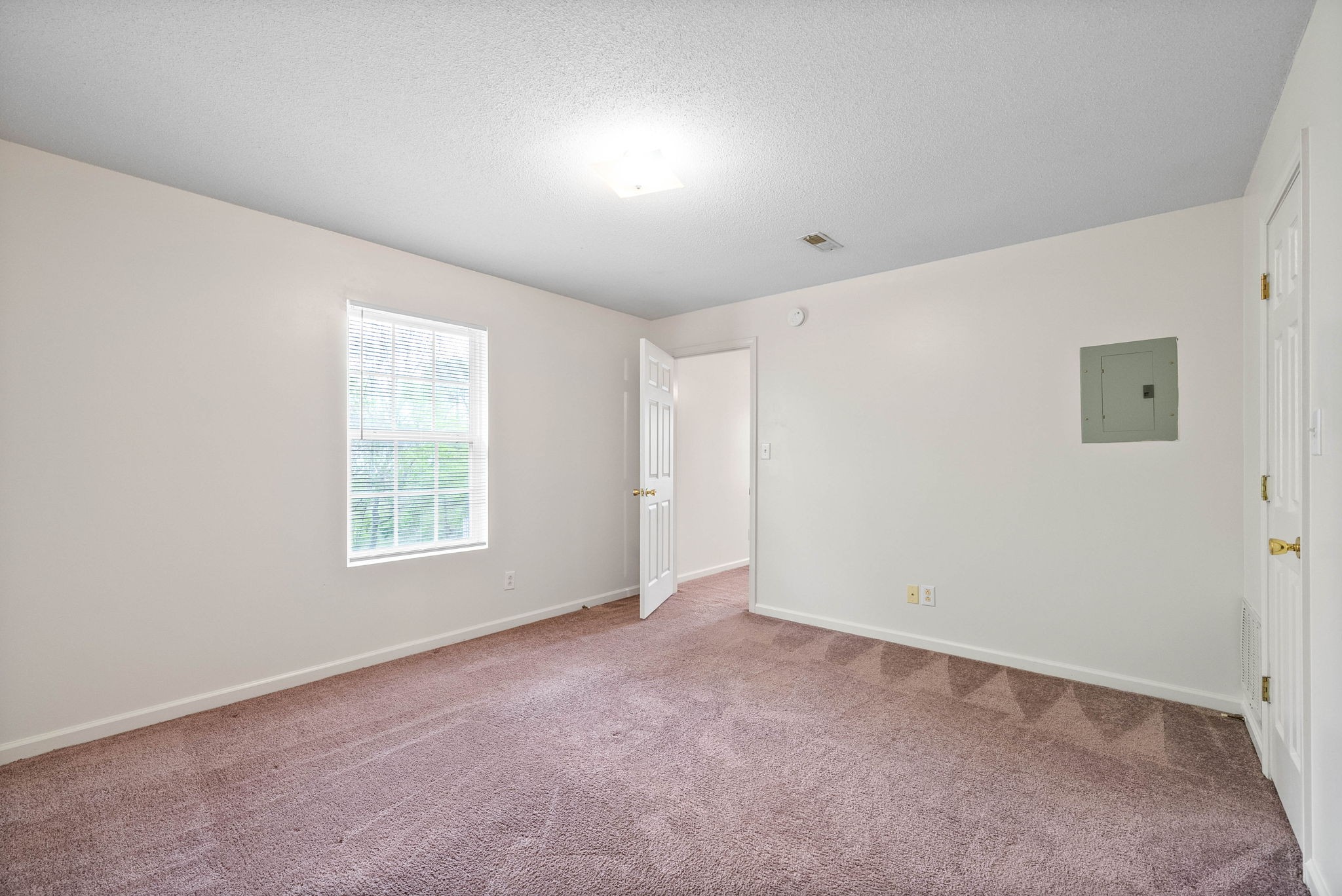 3244 Tower Dr Property Photo 15
