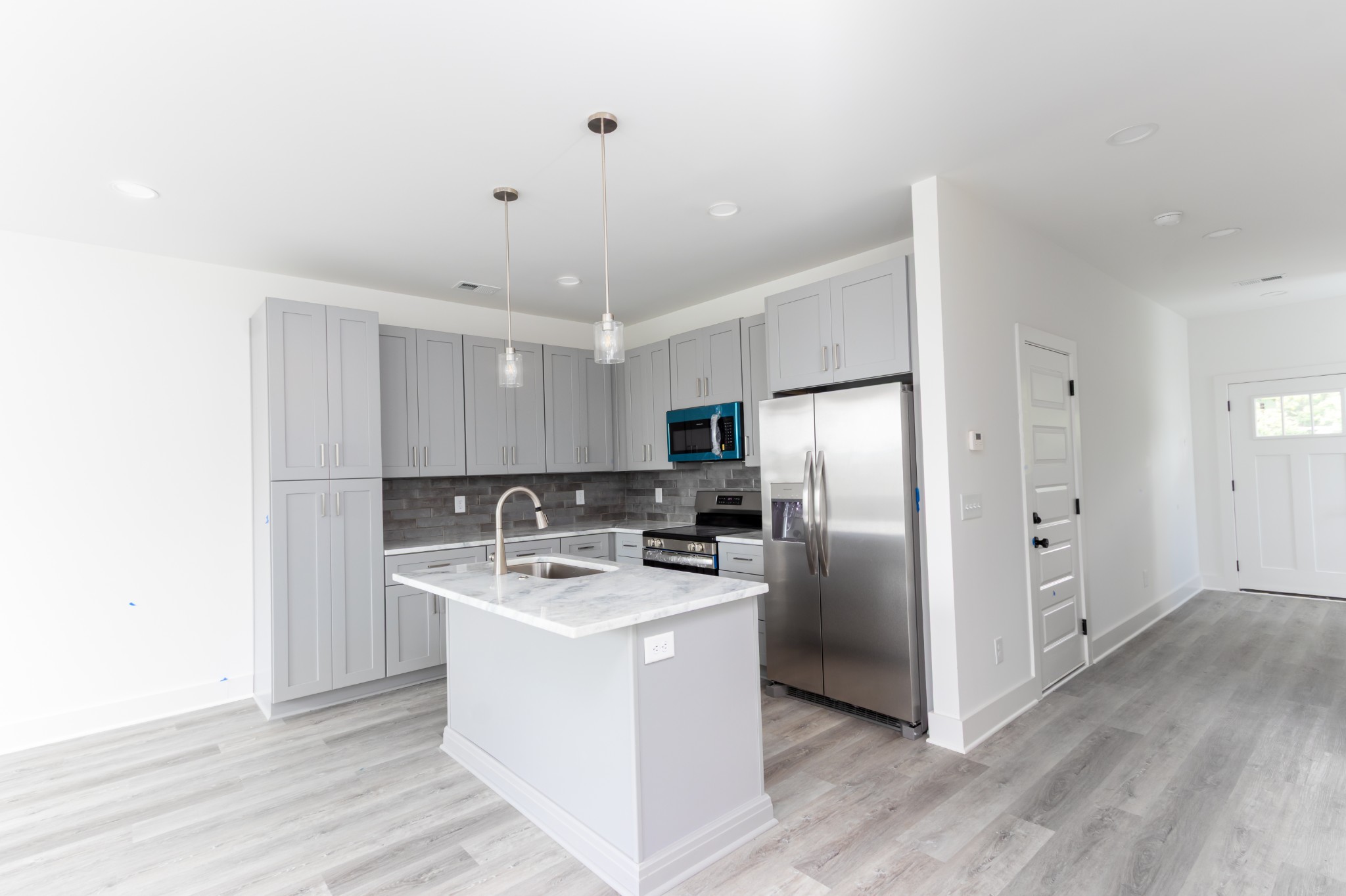 176 High Park Circle Property Photo 2