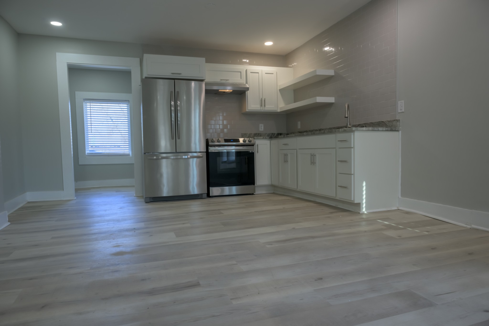 2412 Scovel St Property Photo 4