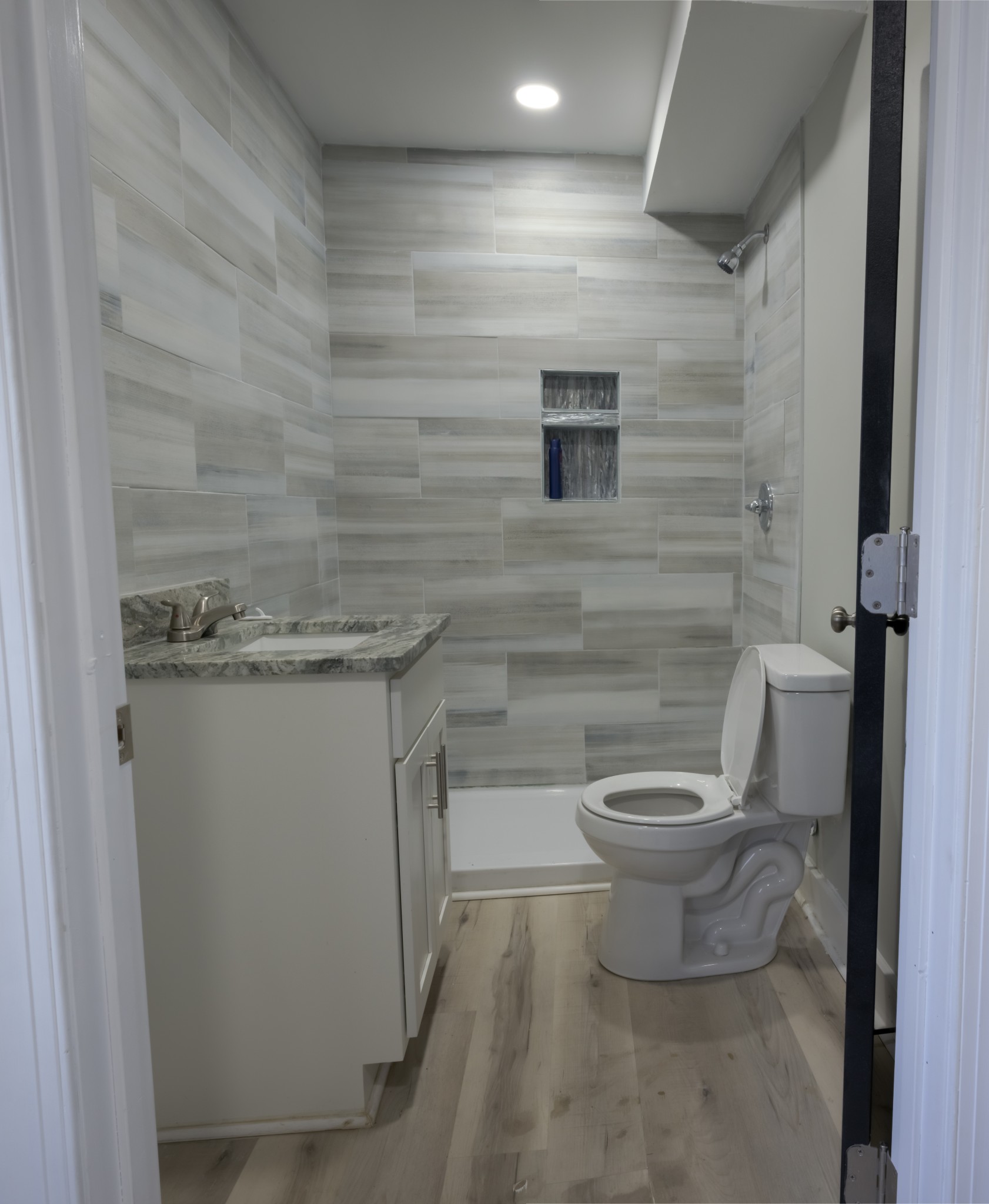 2412 Scovel St Property Photo 7