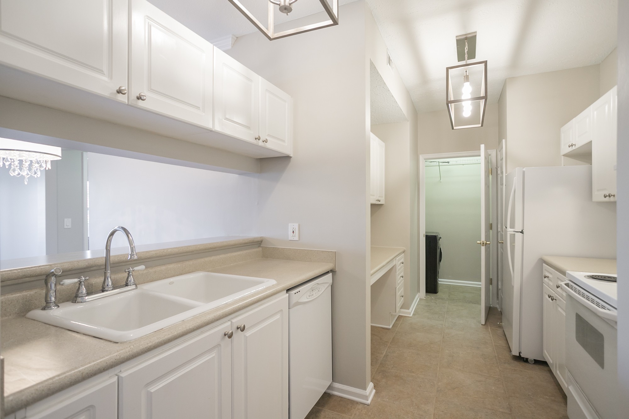 2025 Woodmont Blvd Property Photo 3