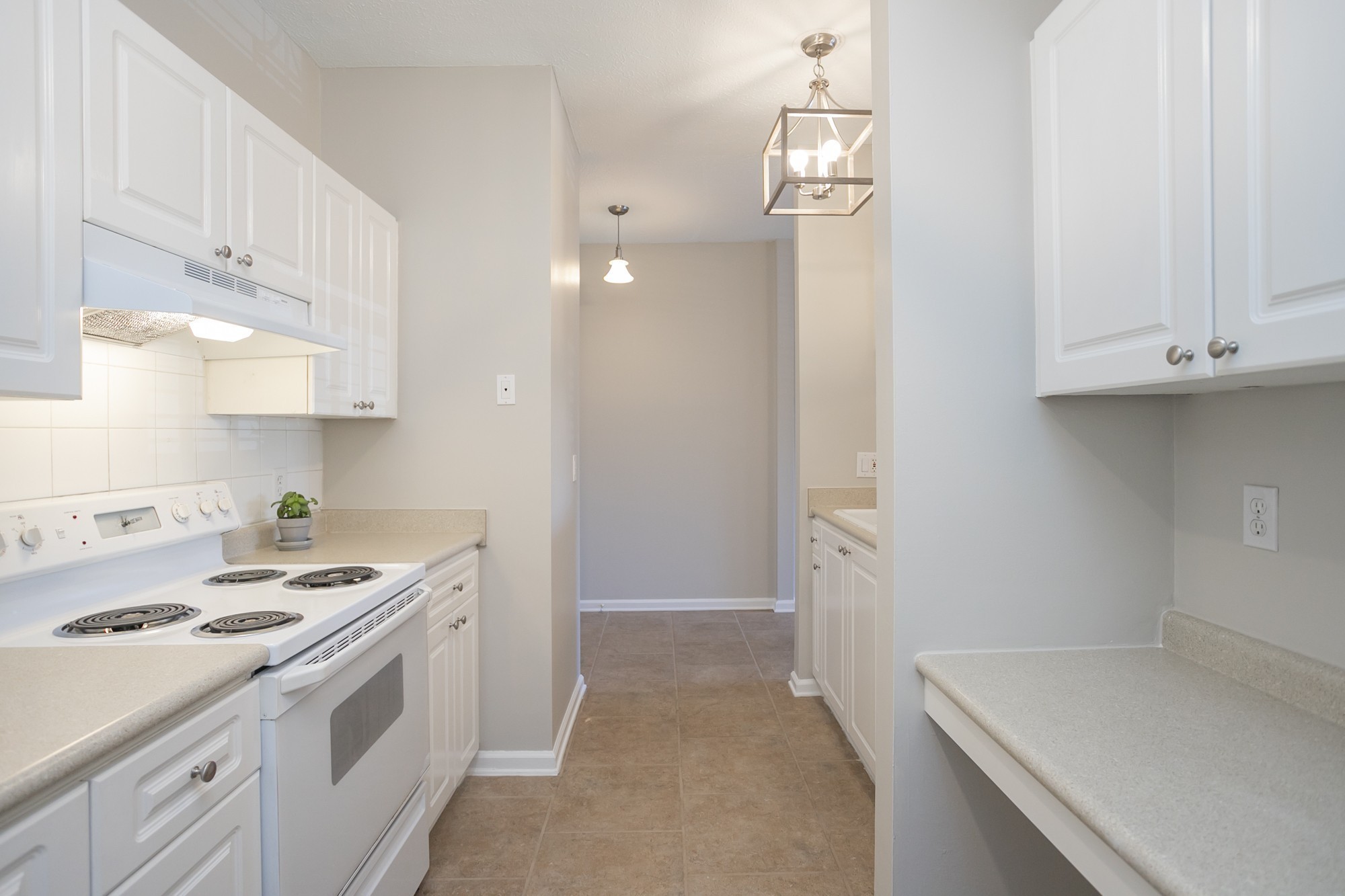 2025 Woodmont Blvd Property Photo 4
