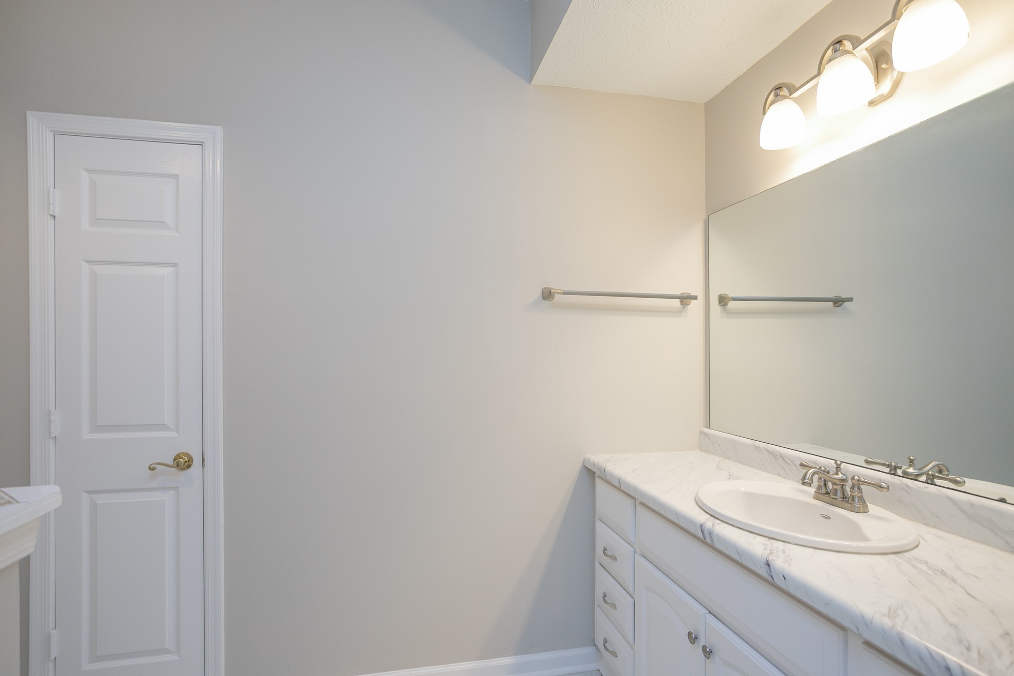 2025 Woodmont Blvd Property Photo 24