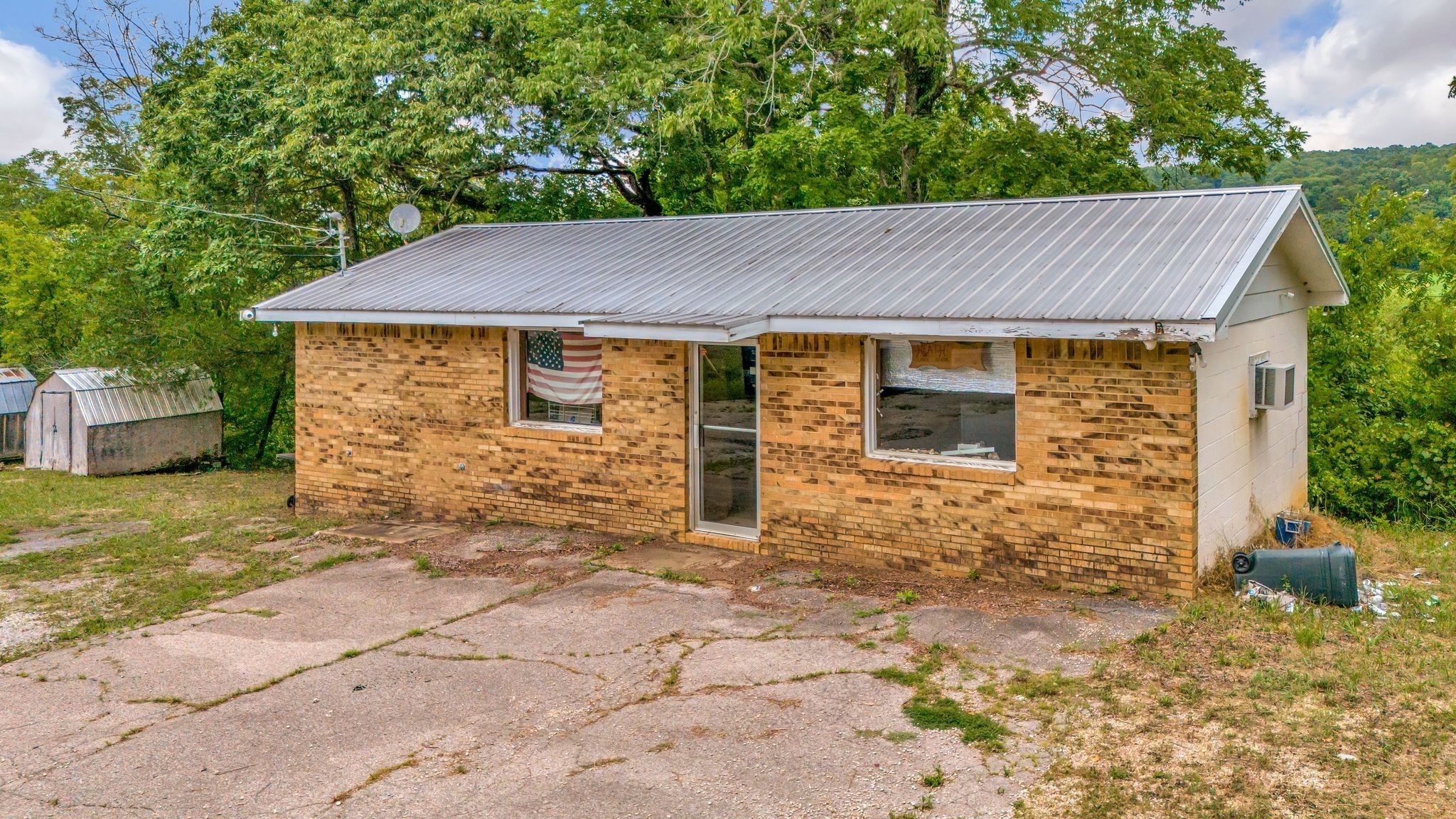 1076 Hwy 13 North Property Photo 4