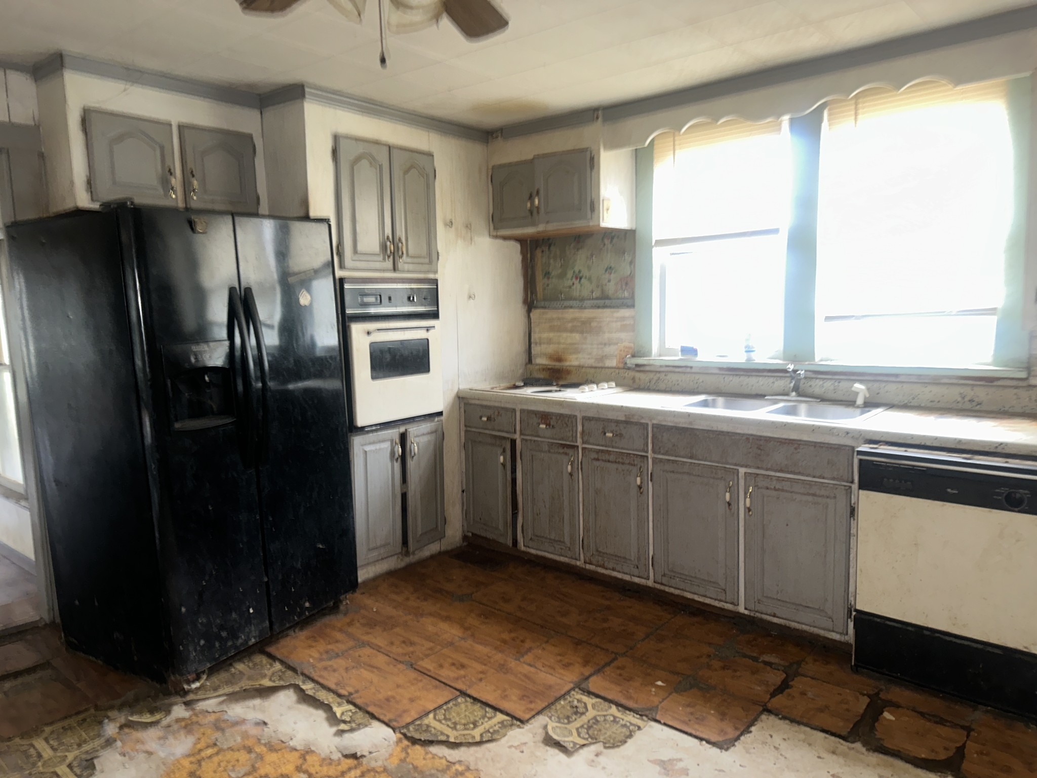 1155 Old Florence Rd Property Photo 6