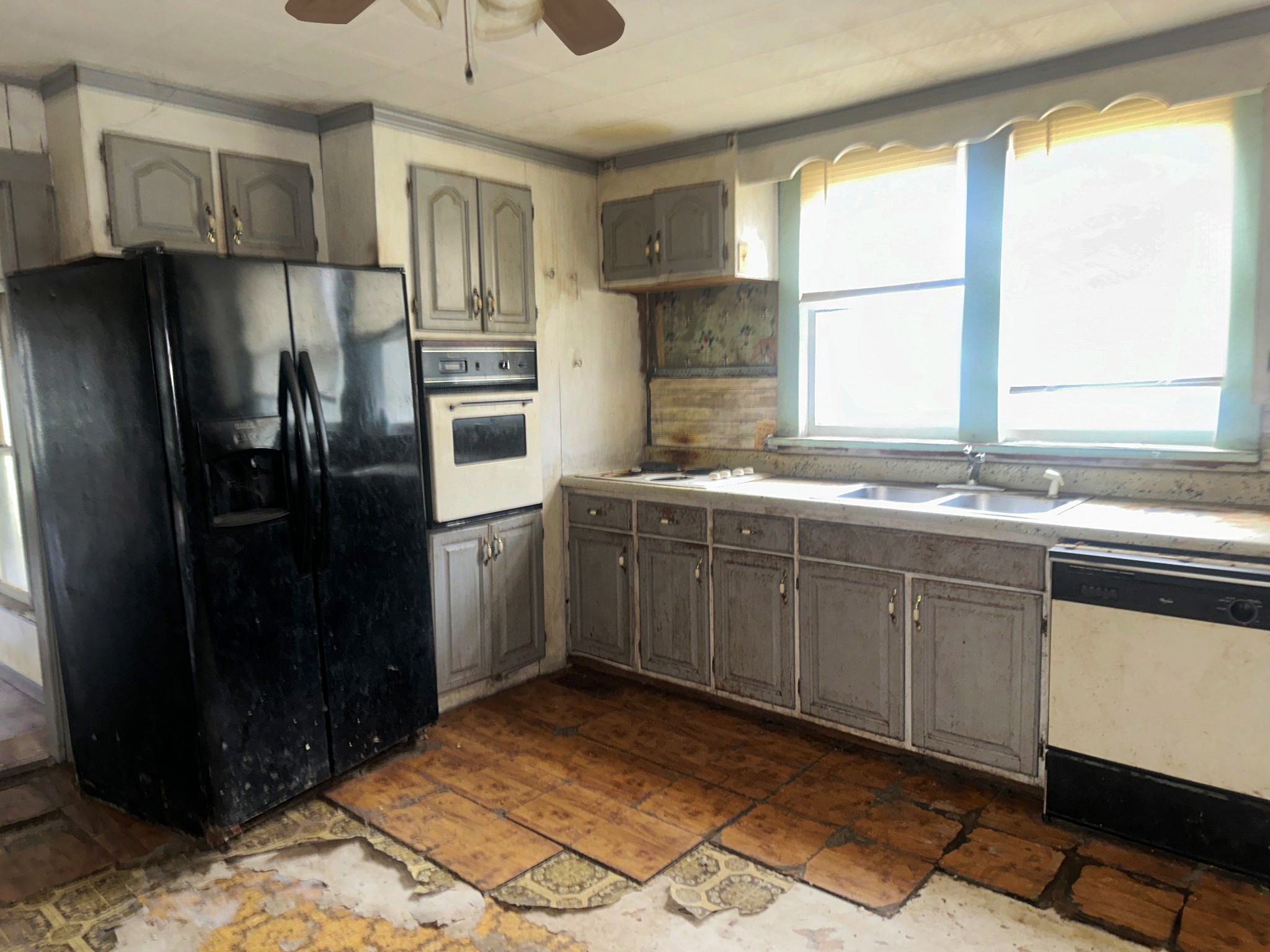 1155 Old Florence Rd Property Photo 12