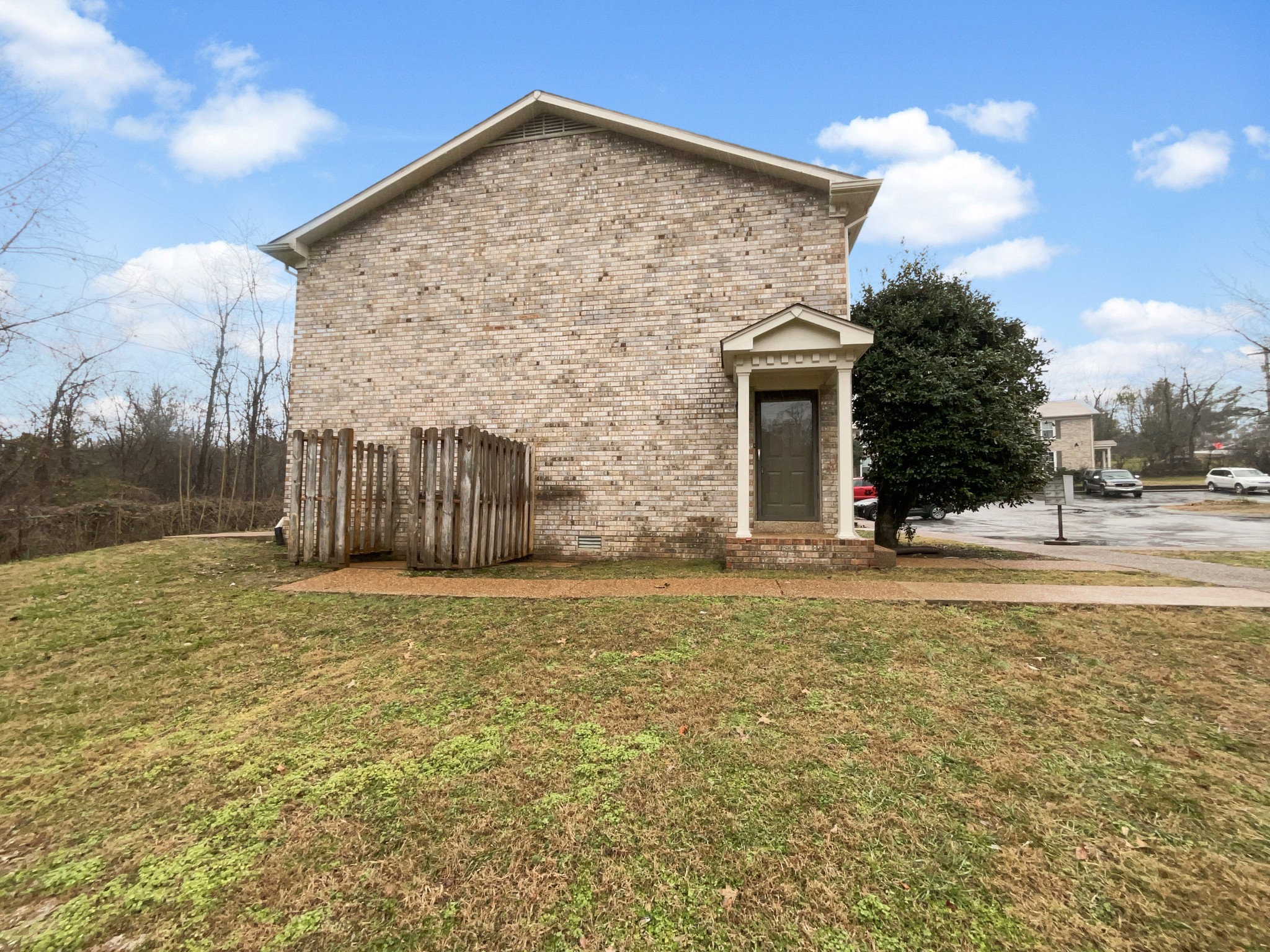 112 Northcrest Ct Property Photo