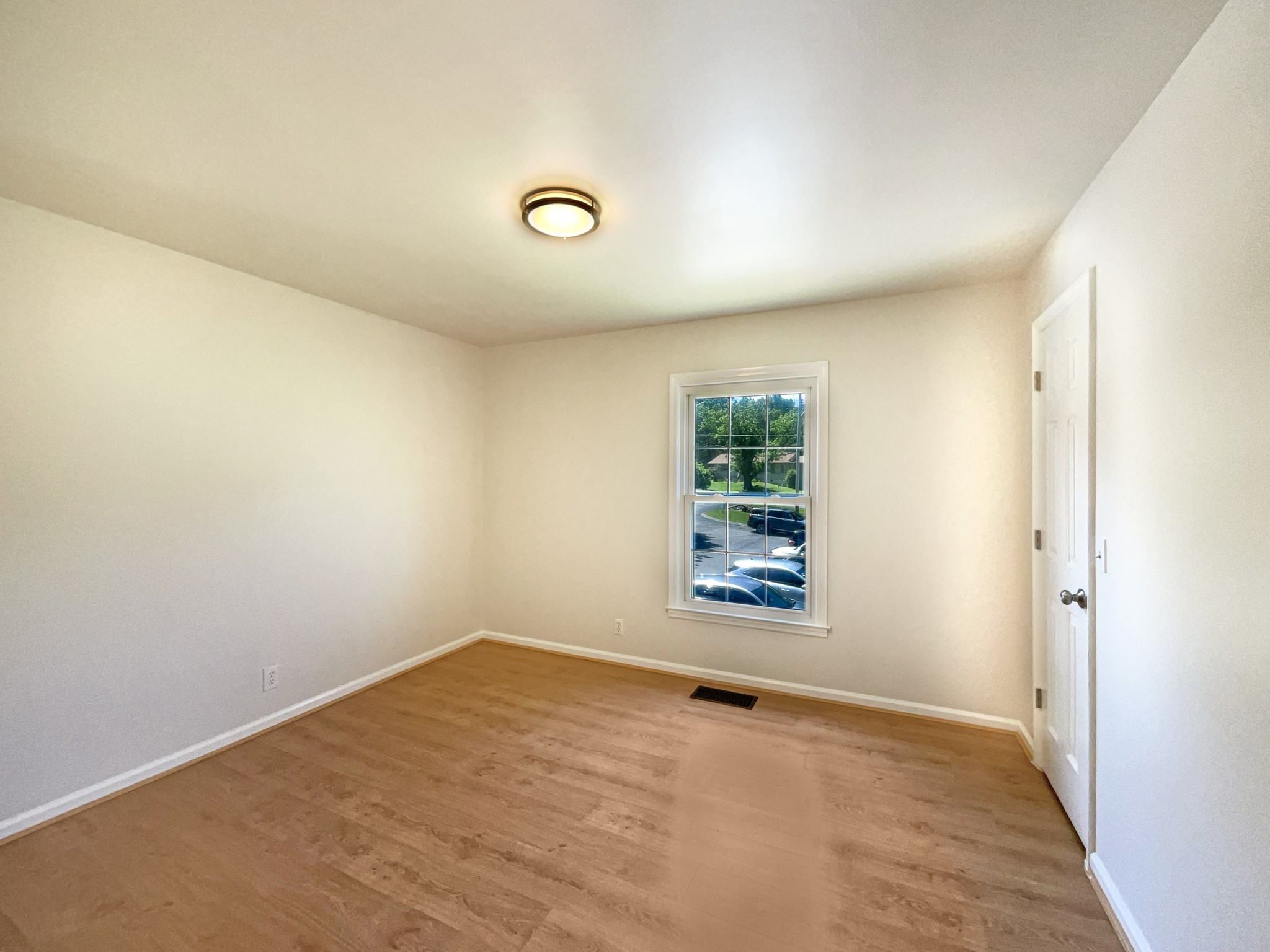 112 Northcrest Ct Property Photo 15