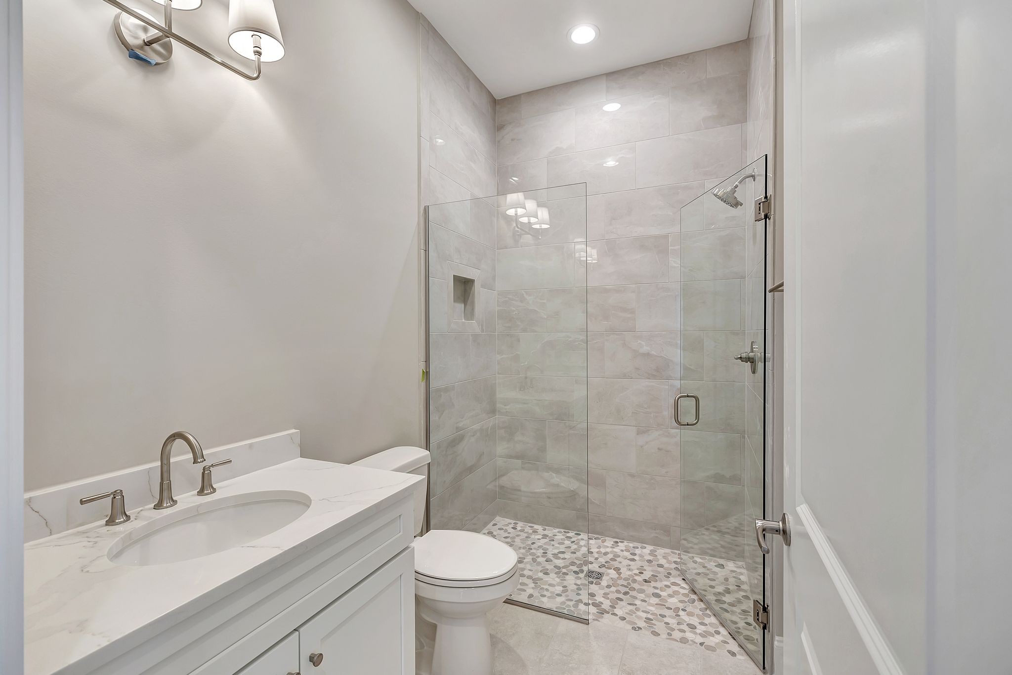 7127 Bolton Street Property Photo 8