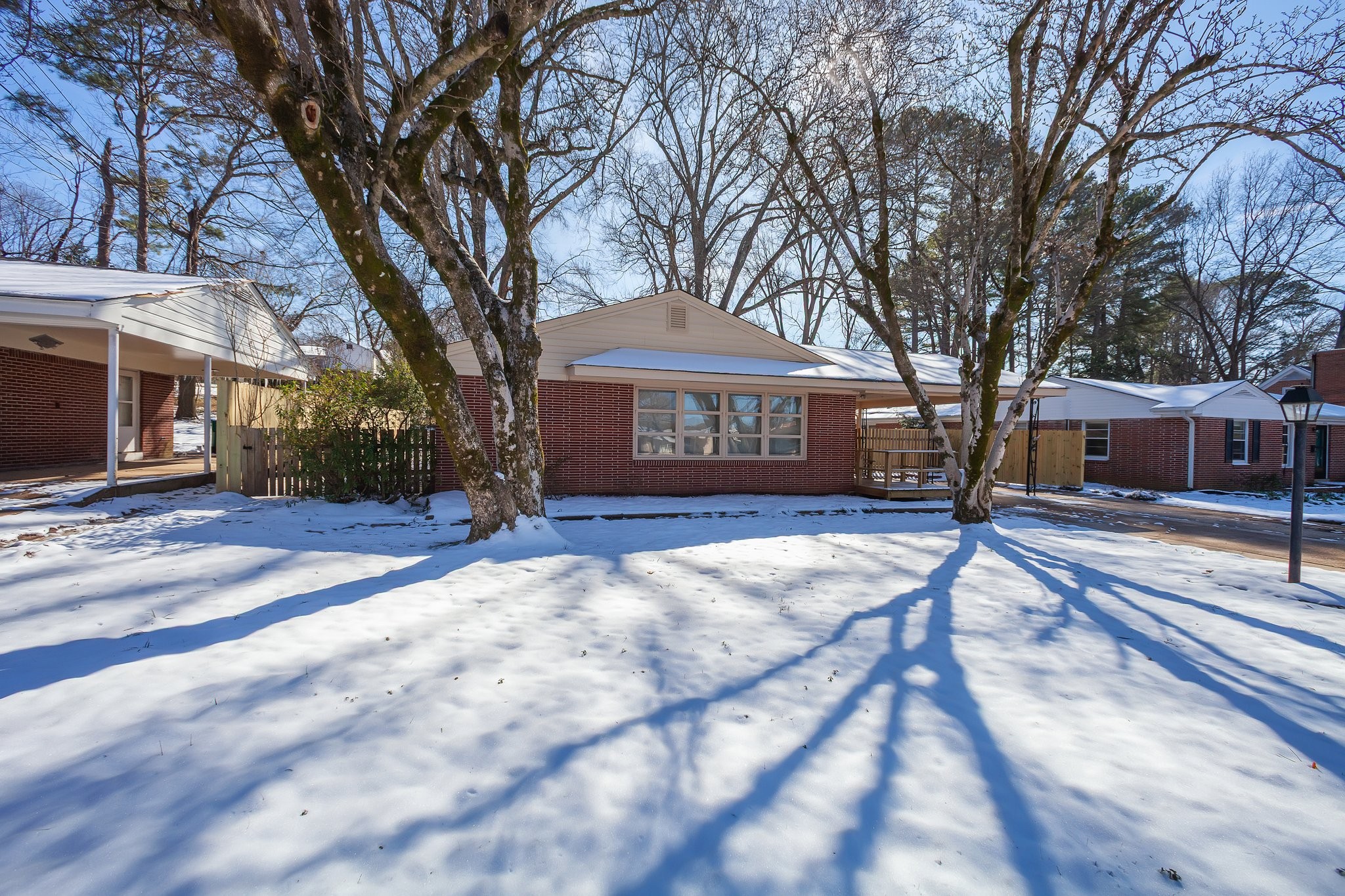 570 Westmoreland Pl Property Photo 2