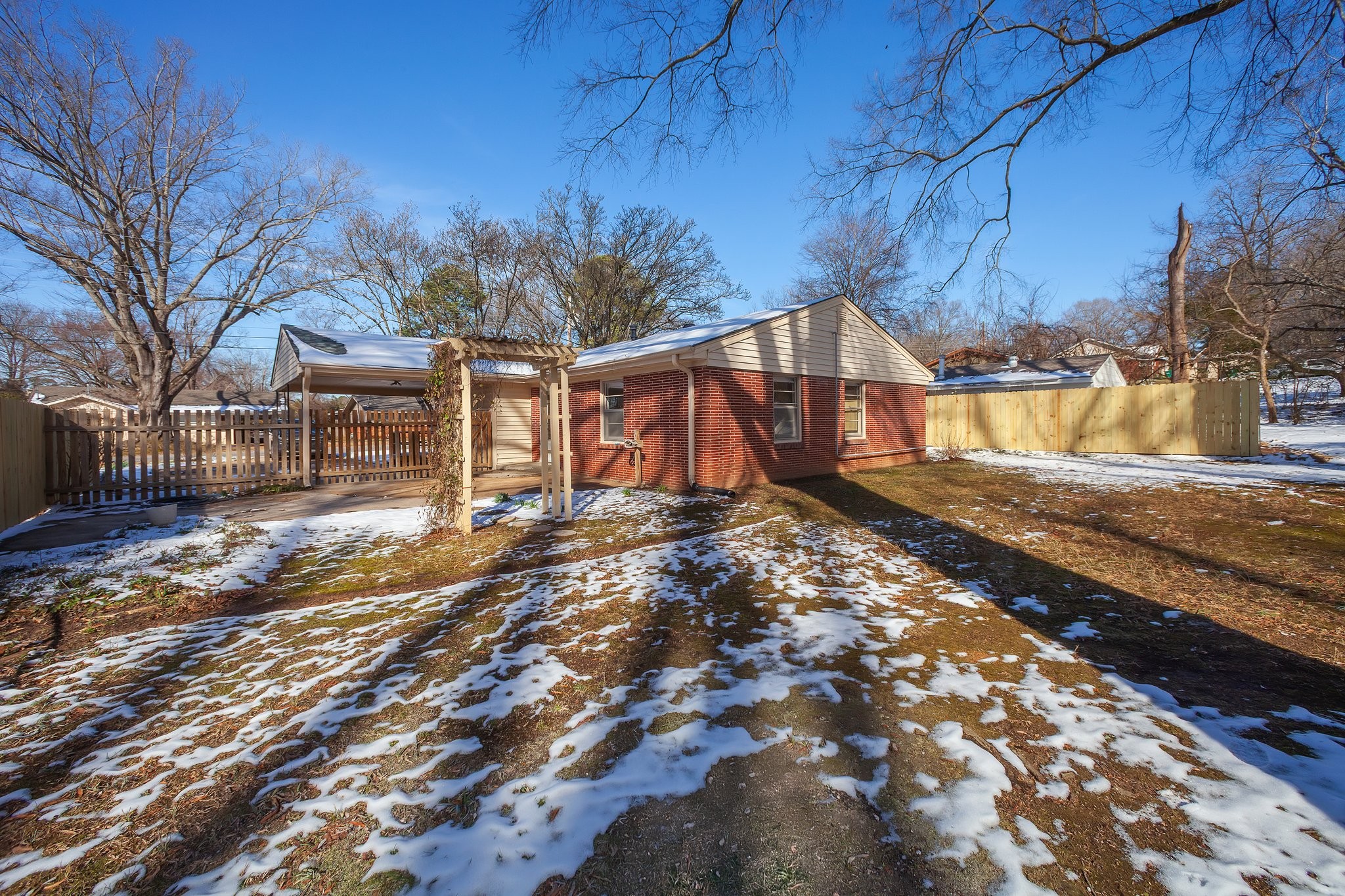 570 Westmoreland Pl Property Photo 7