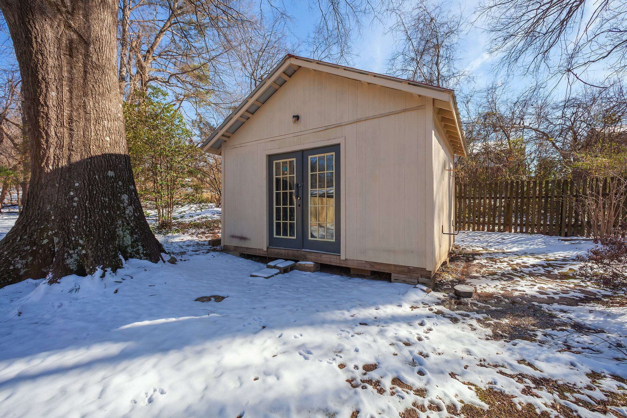 570 Westmoreland Pl Property Photo 11