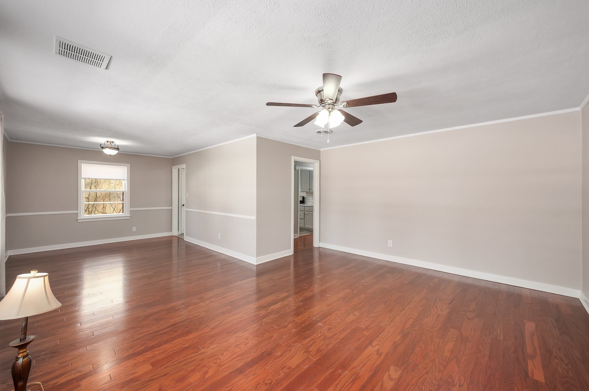 570 Westmoreland Pl Property Photo 12