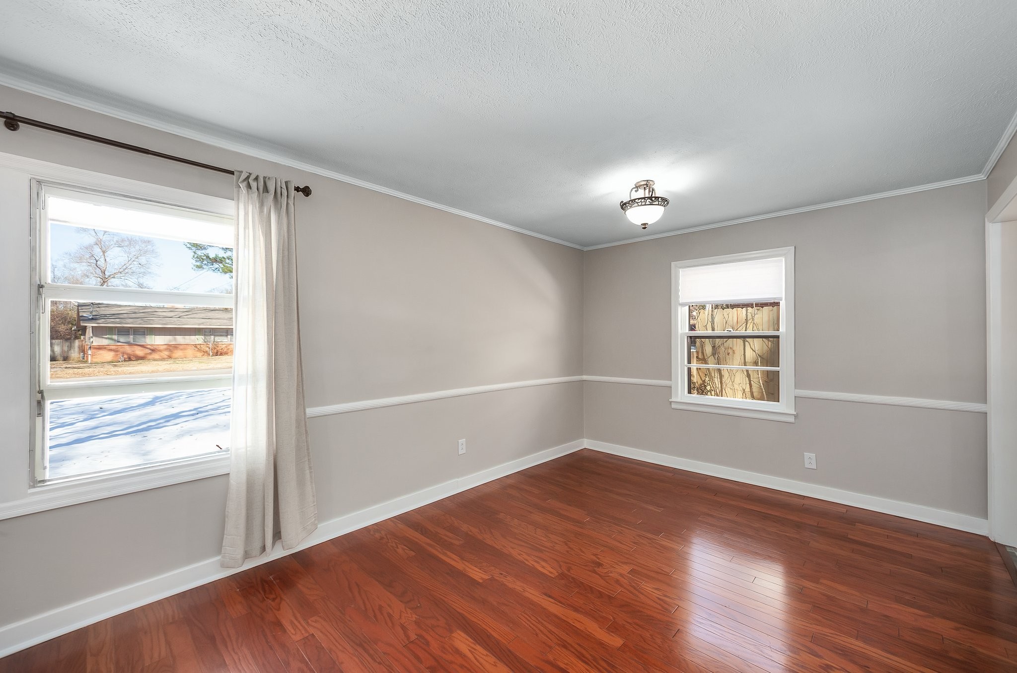 570 Westmoreland Pl Property Photo 15