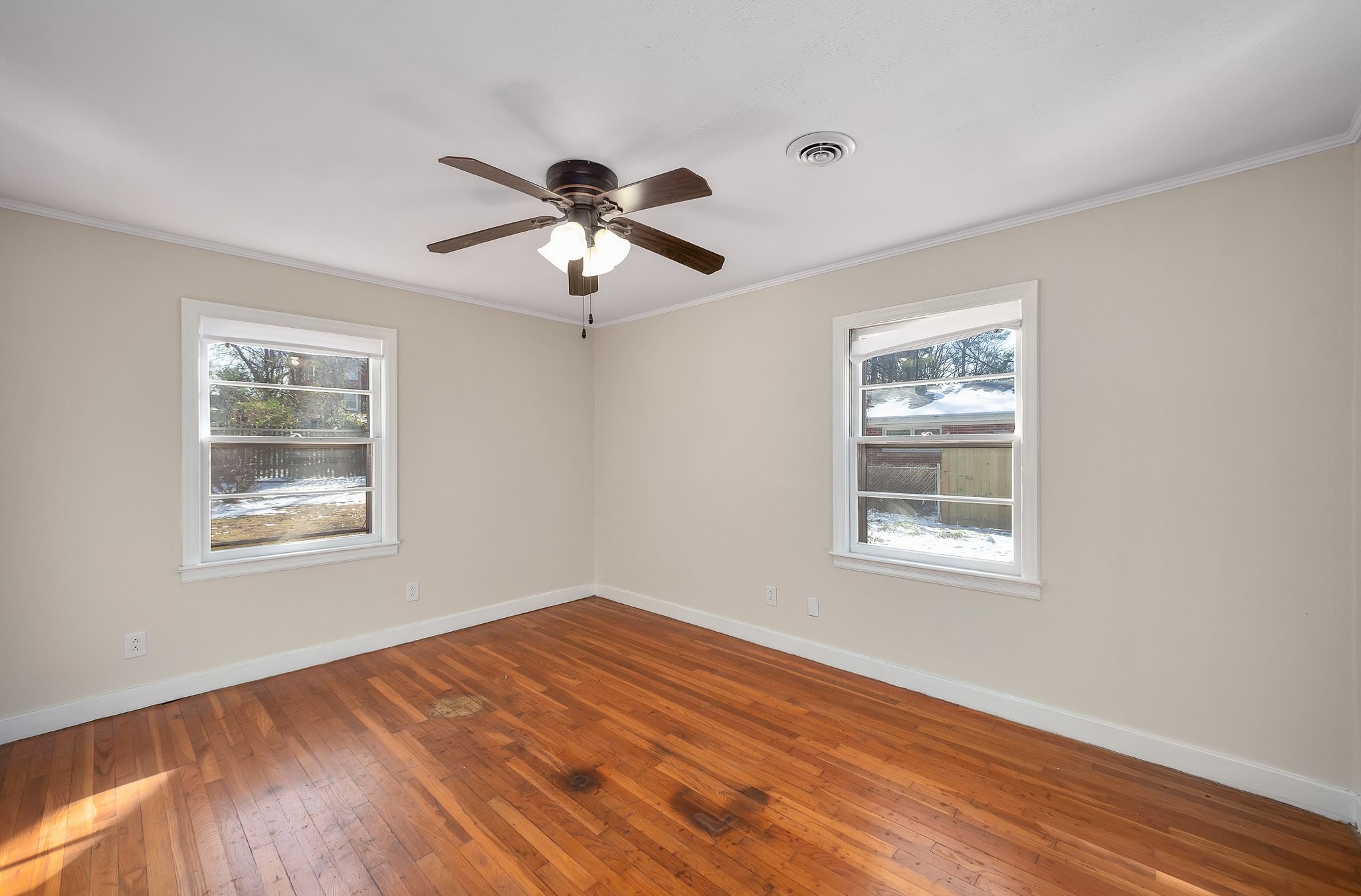 570 Westmoreland Pl Property Photo 22