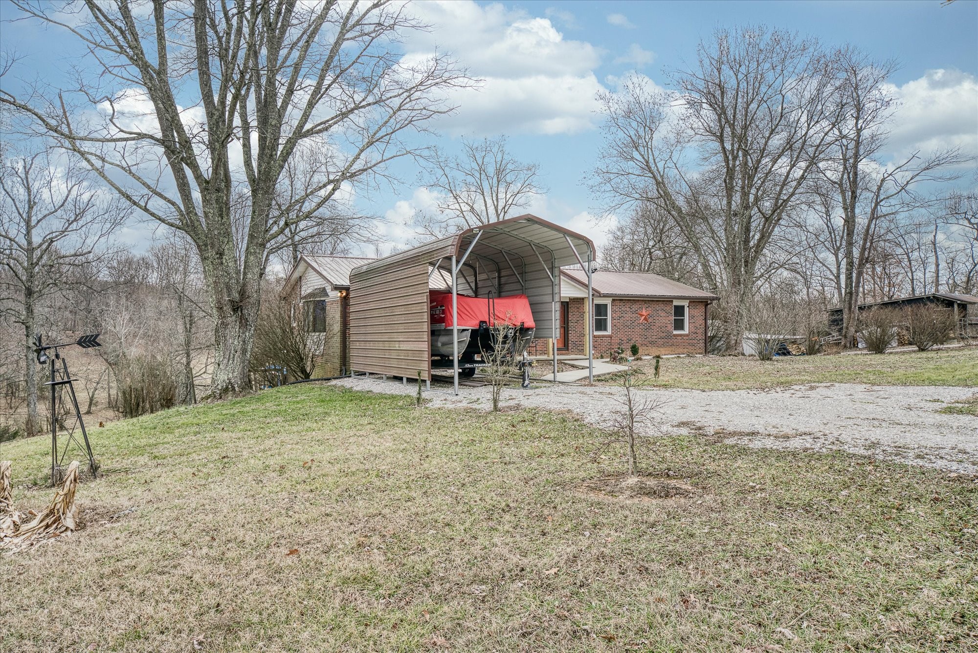 818 Fox Ridge Rd Property Photo 26