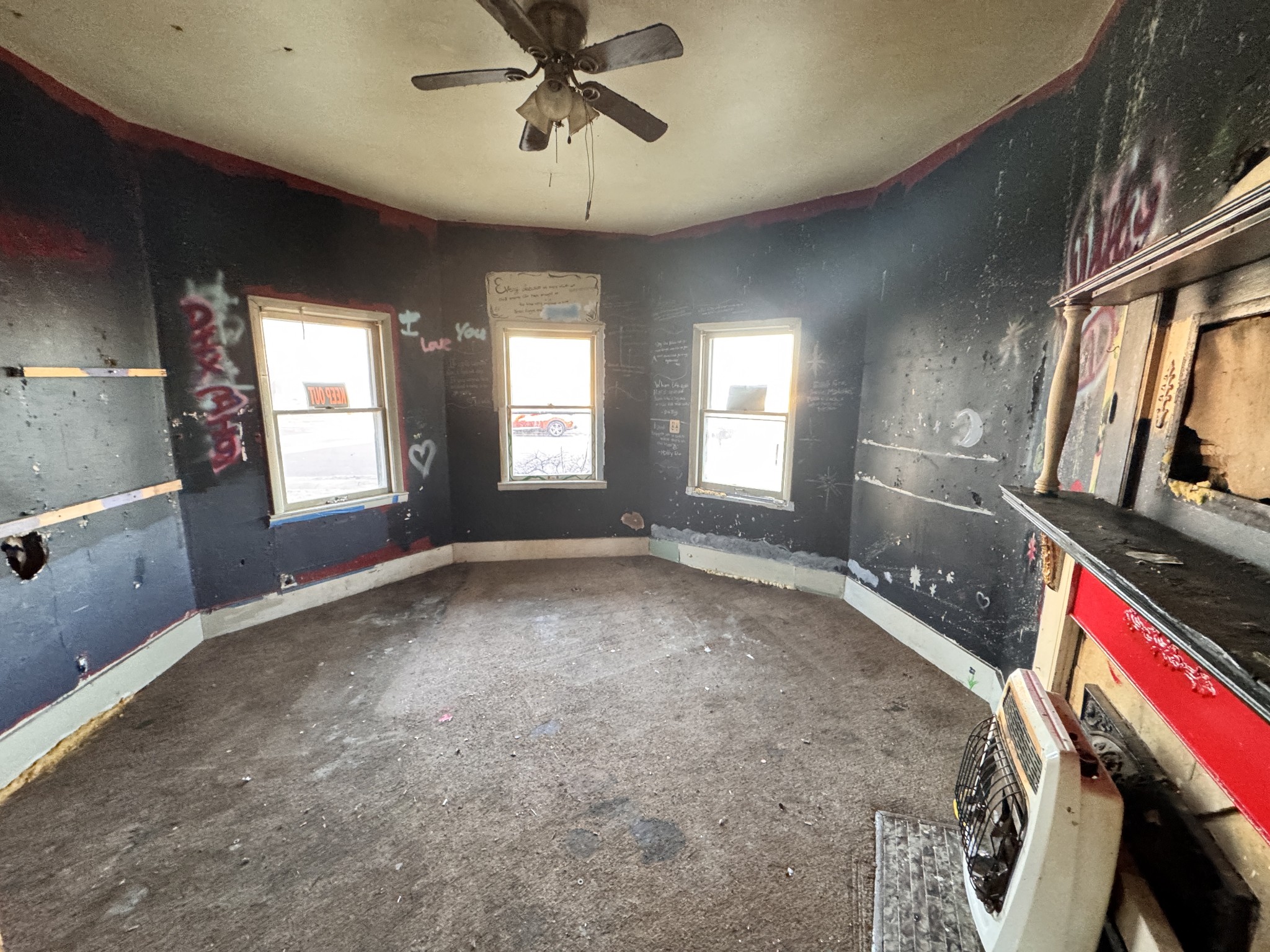 209 N Jefferson St Property Photo 3