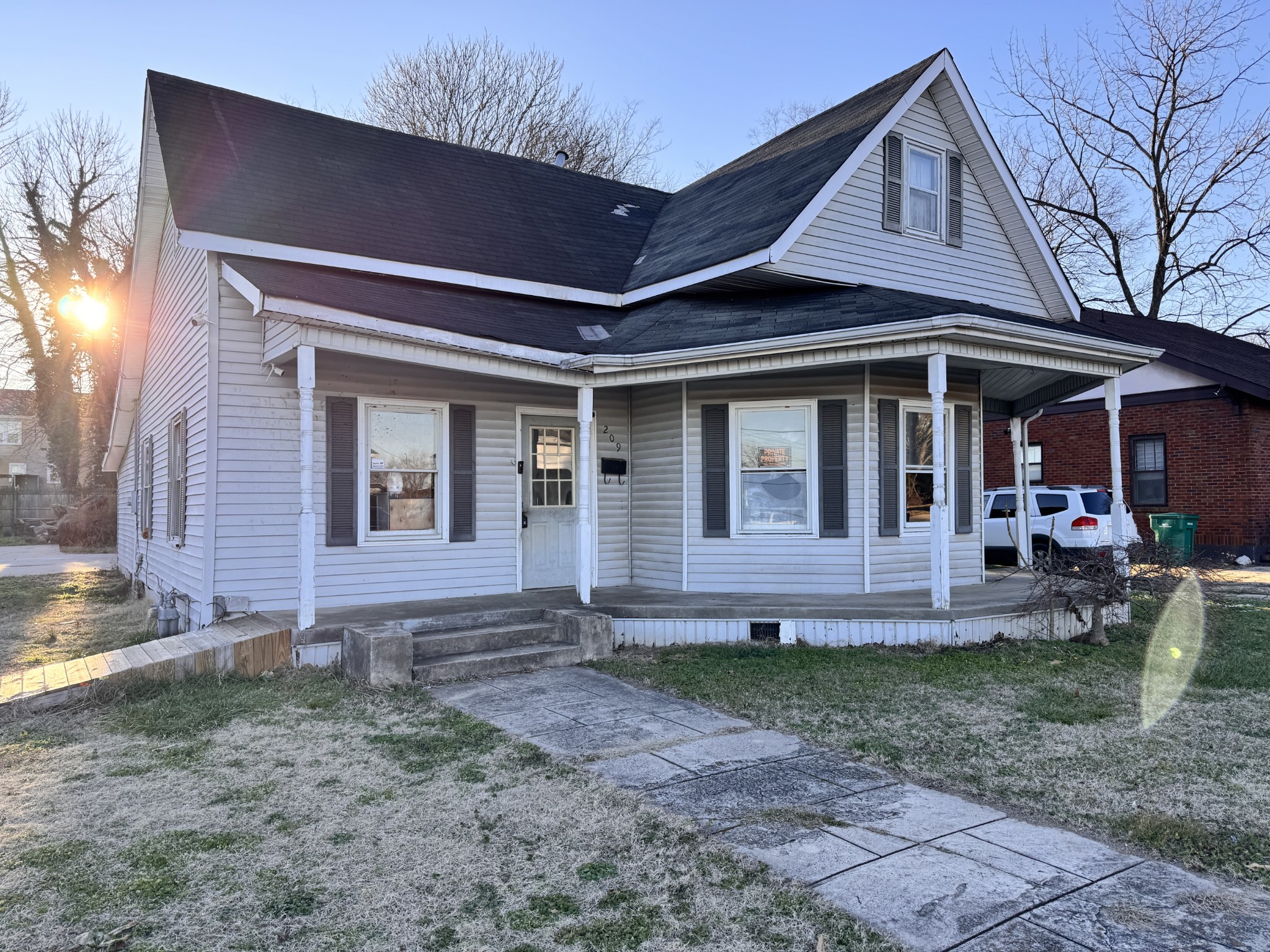 209 N Jefferson St Property Photo 6