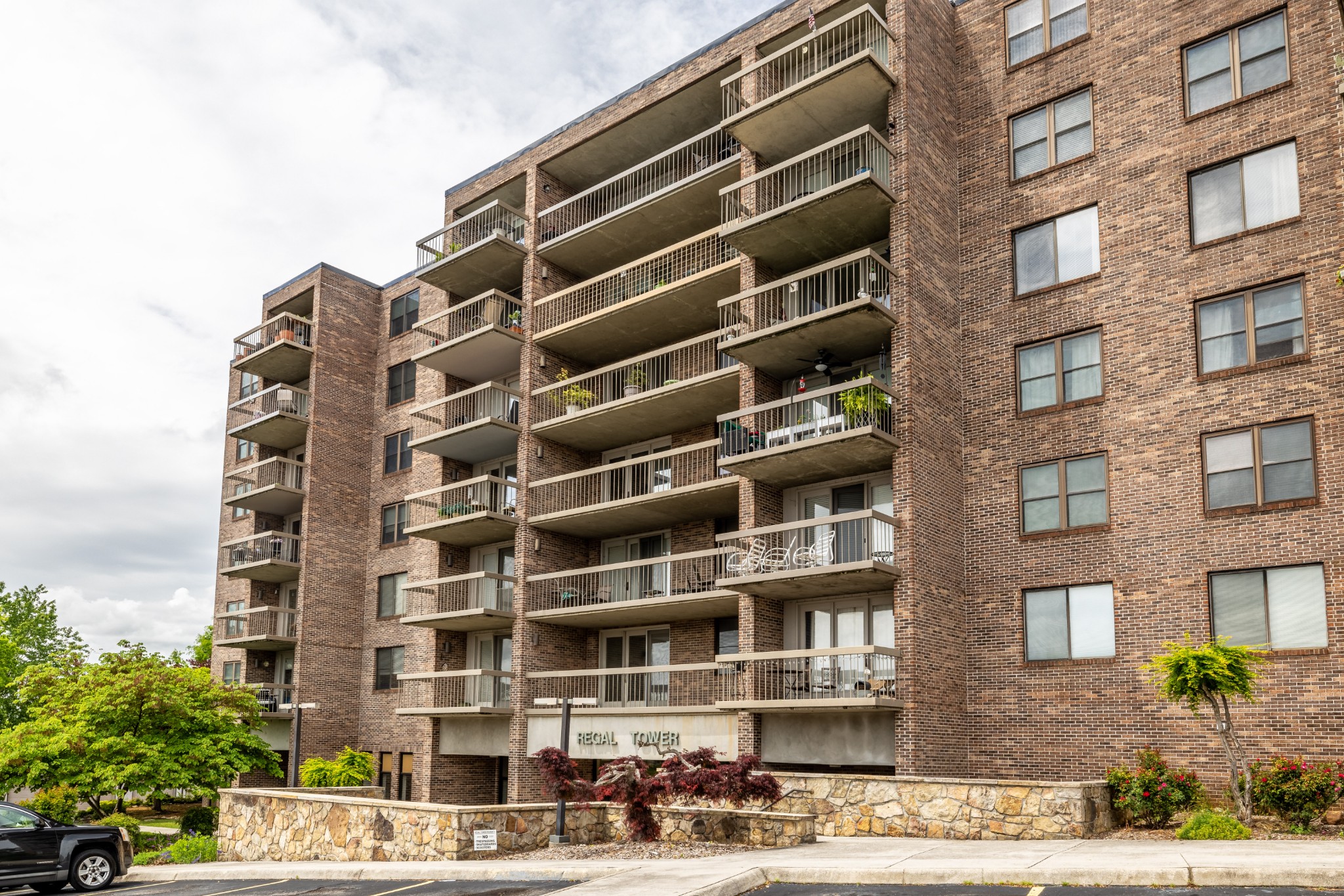 509 Regal Tower Property Photo