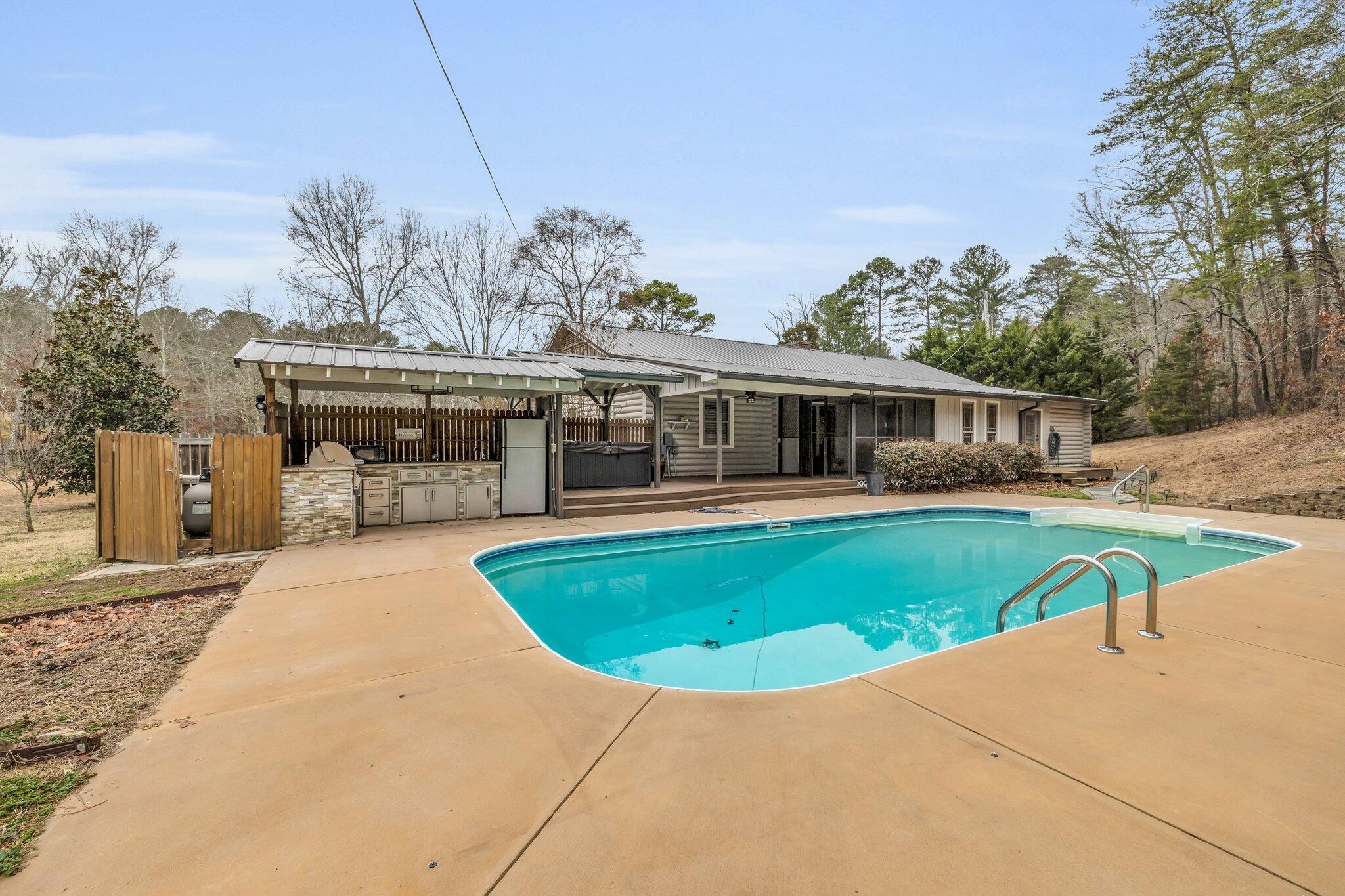 125 Bell Court Property Photo