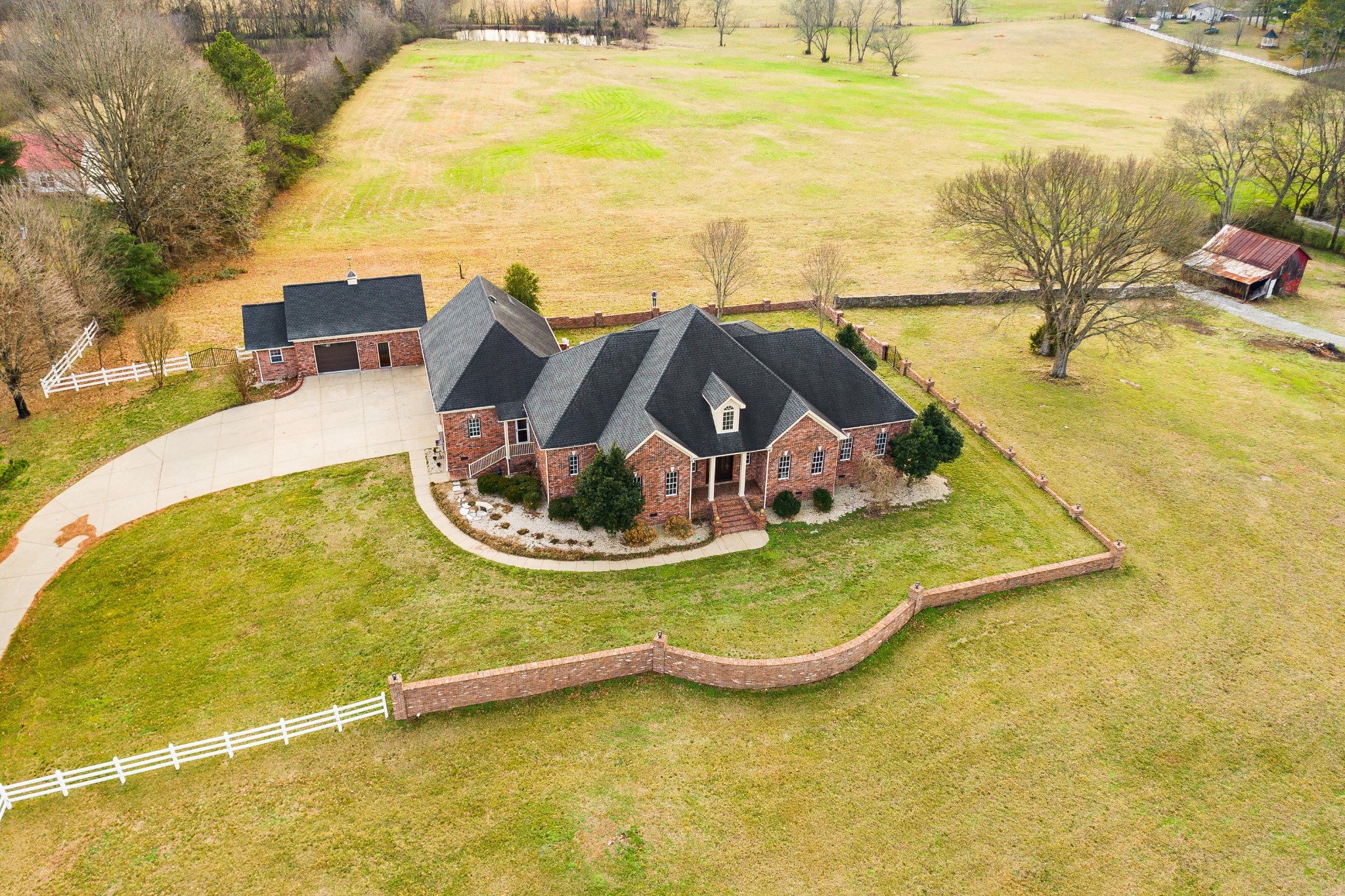 600 Knob Creek Rd Property Photo 4