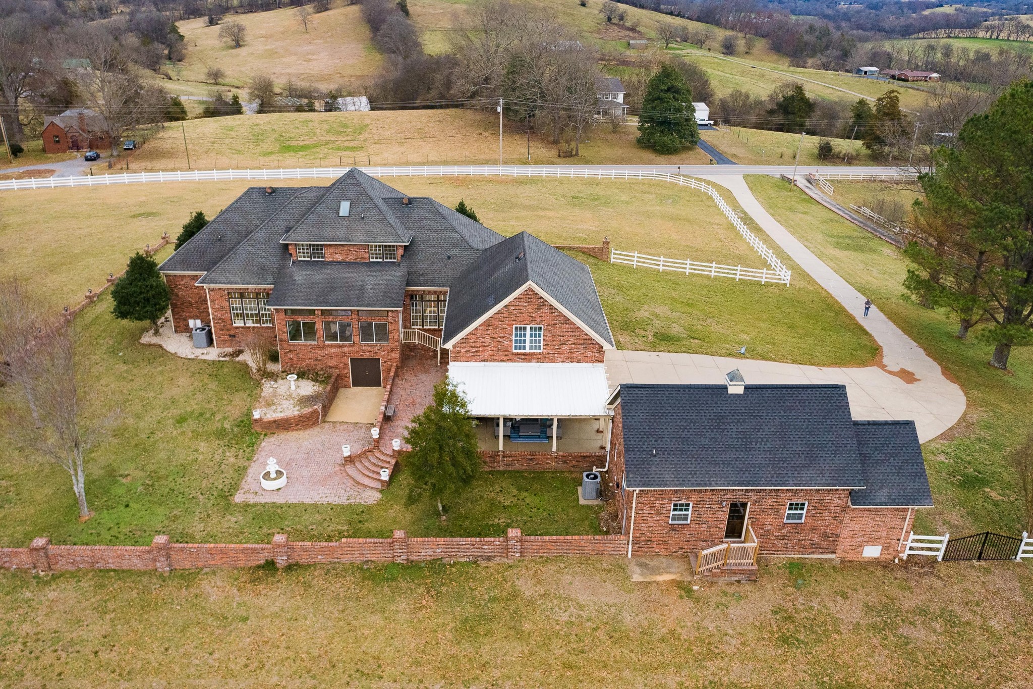 600 Knob Creek Rd Property Photo 5