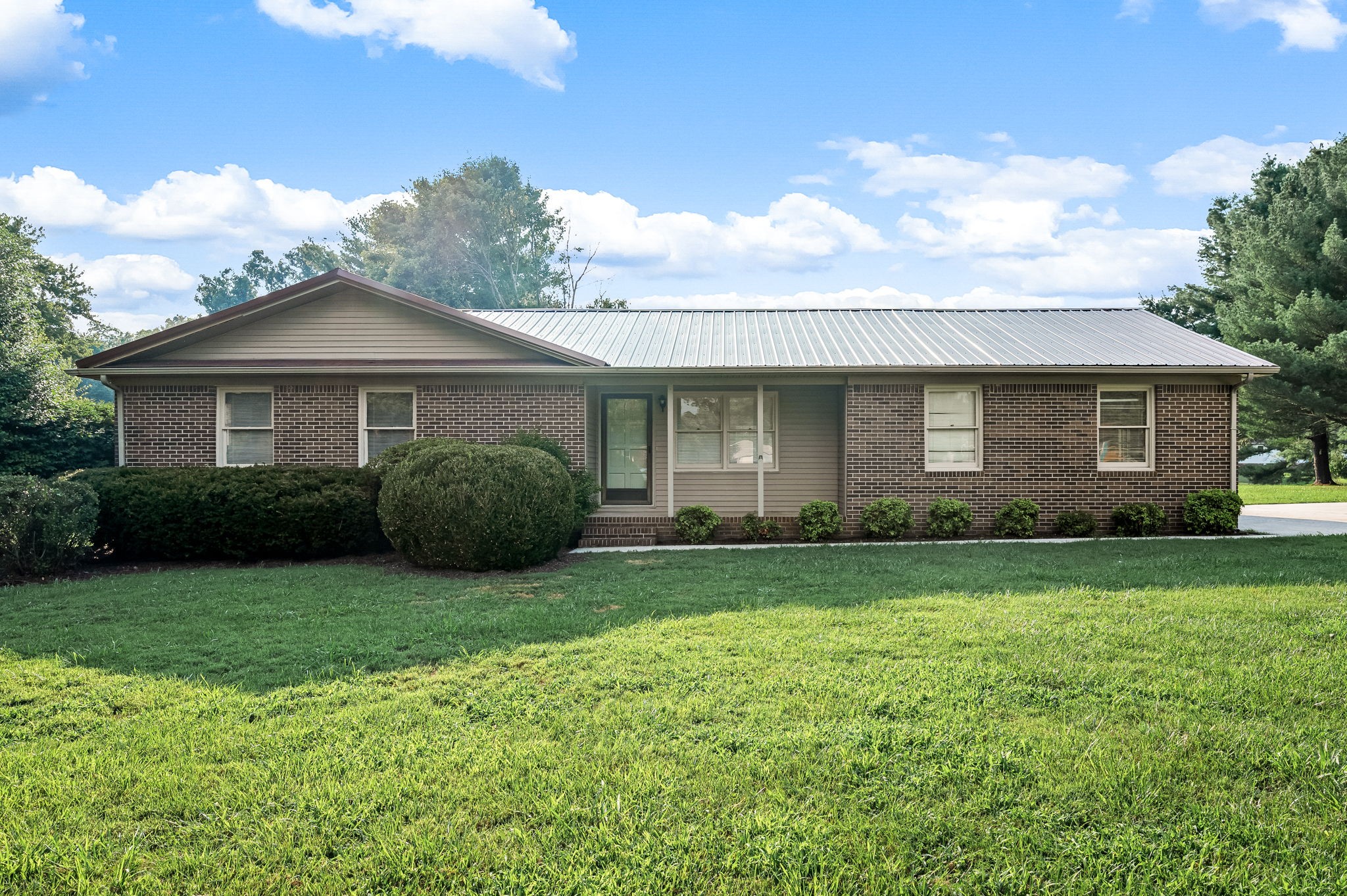294 Tanglewood Trl Property Photo 1