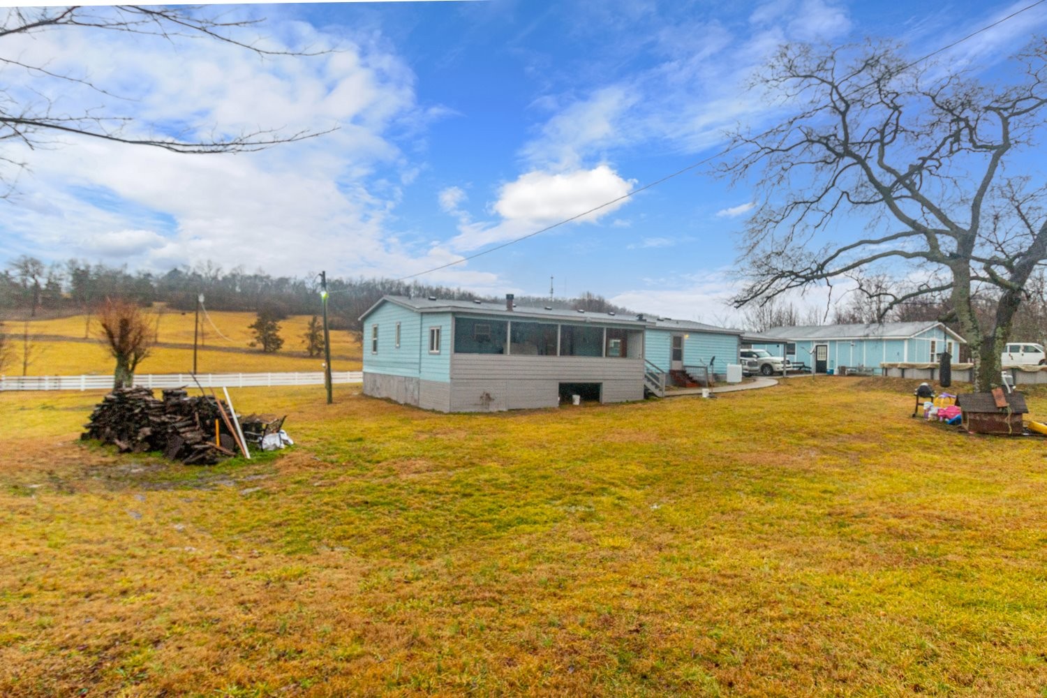570 Coop Rd Property Photo 4