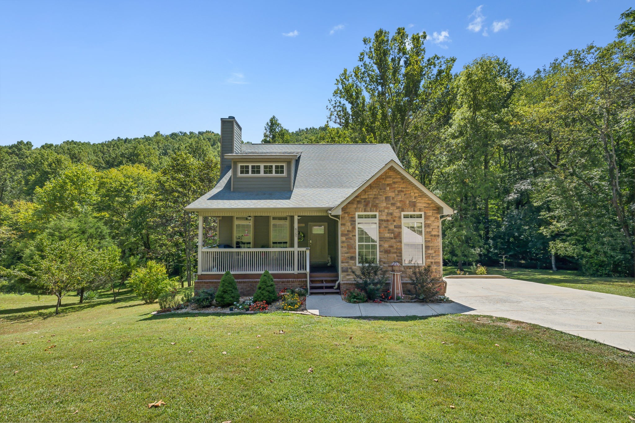 615 Harbor Dr