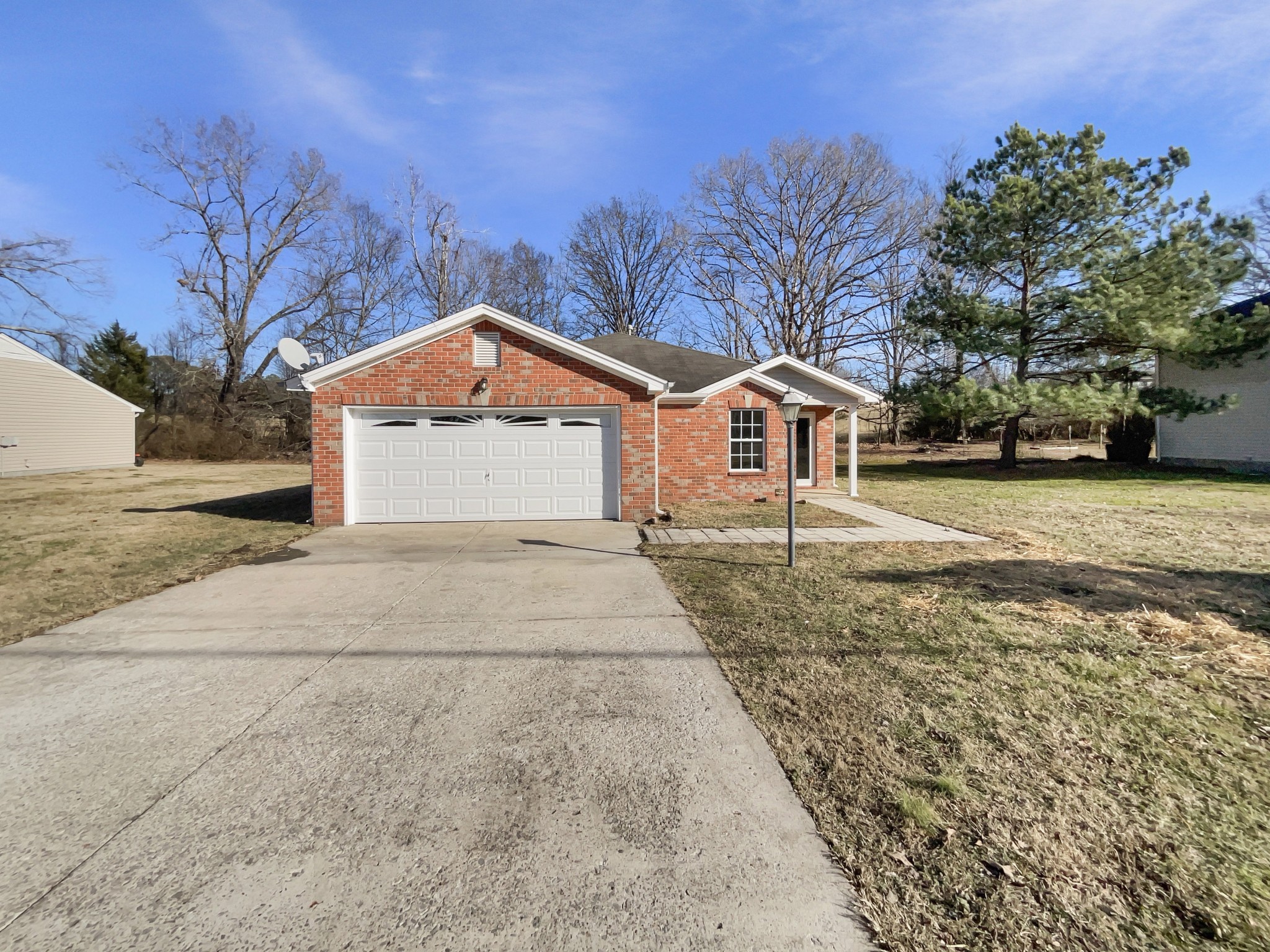 7216 Hidden Lake Dr Property Photo 2