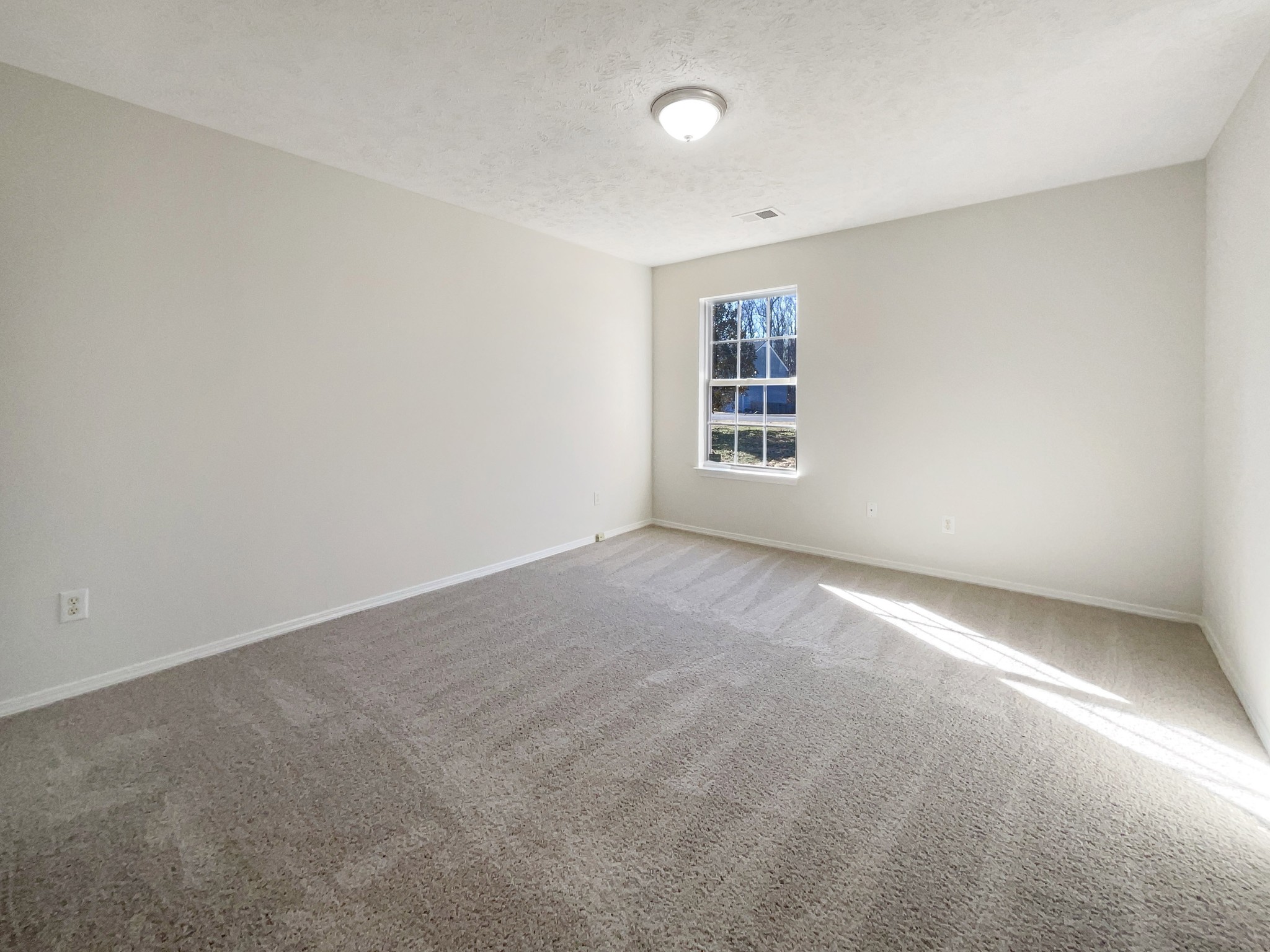 7216 Hidden Lake Dr Property Photo 6