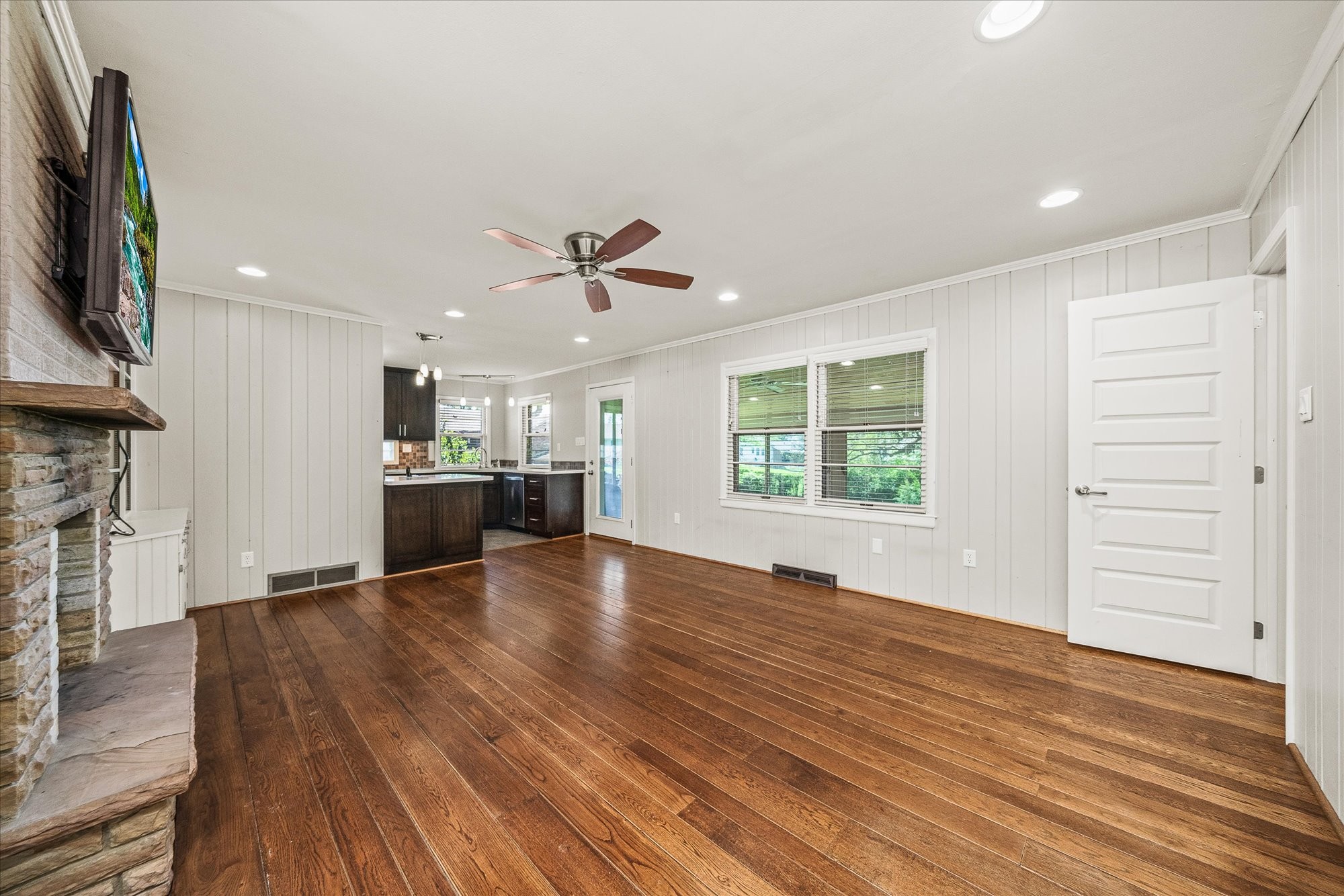 515 East 4th Street Property Photo 12
