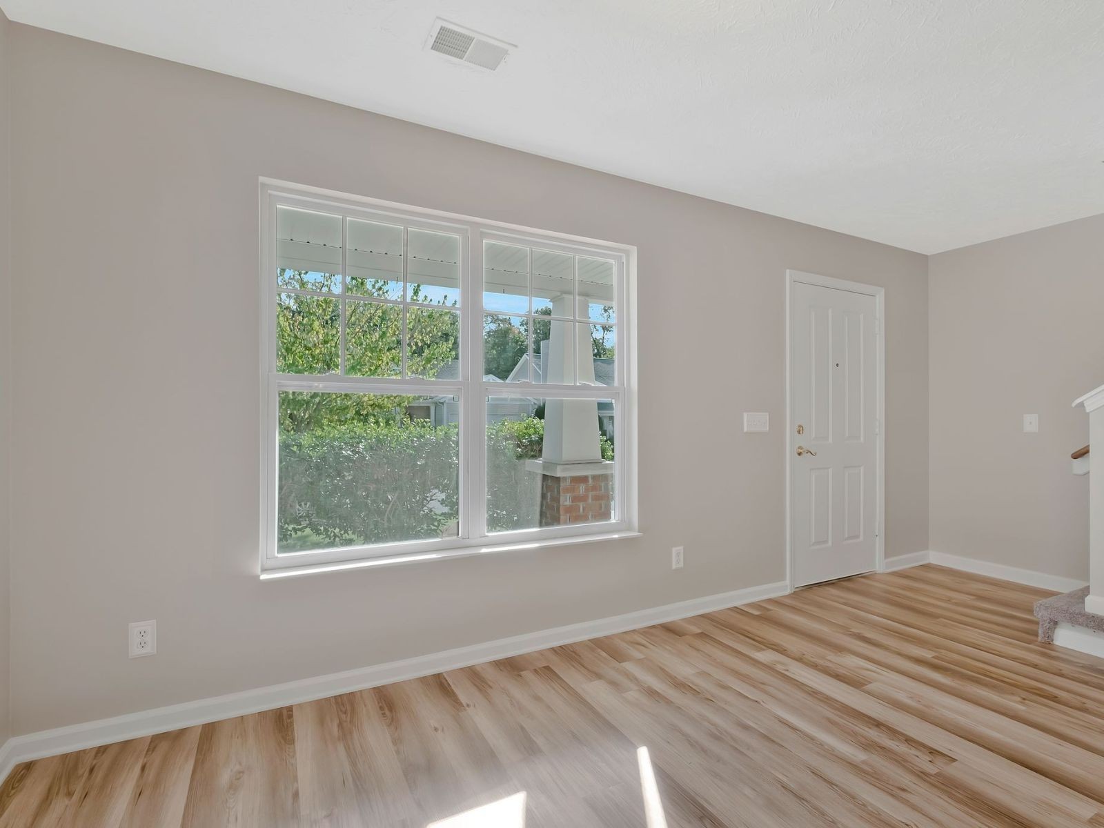 5490 Escalade Dr Property Photo 6