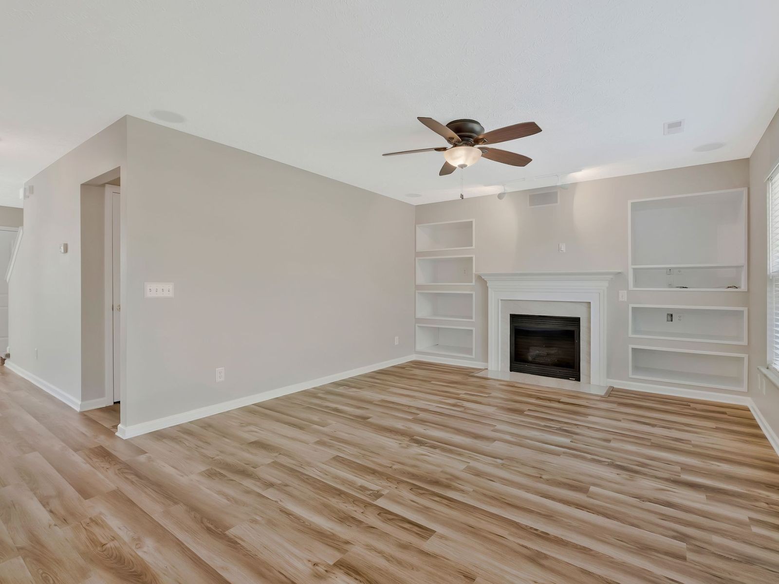 5490 Escalade Dr Property Photo 12