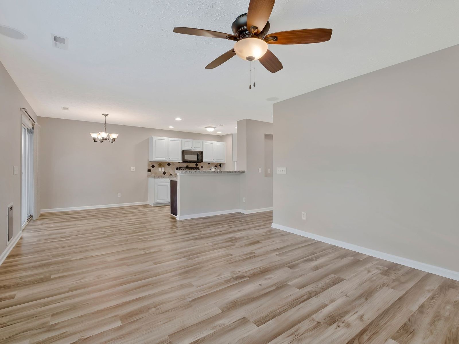 5490 Escalade Dr Property Photo 15
