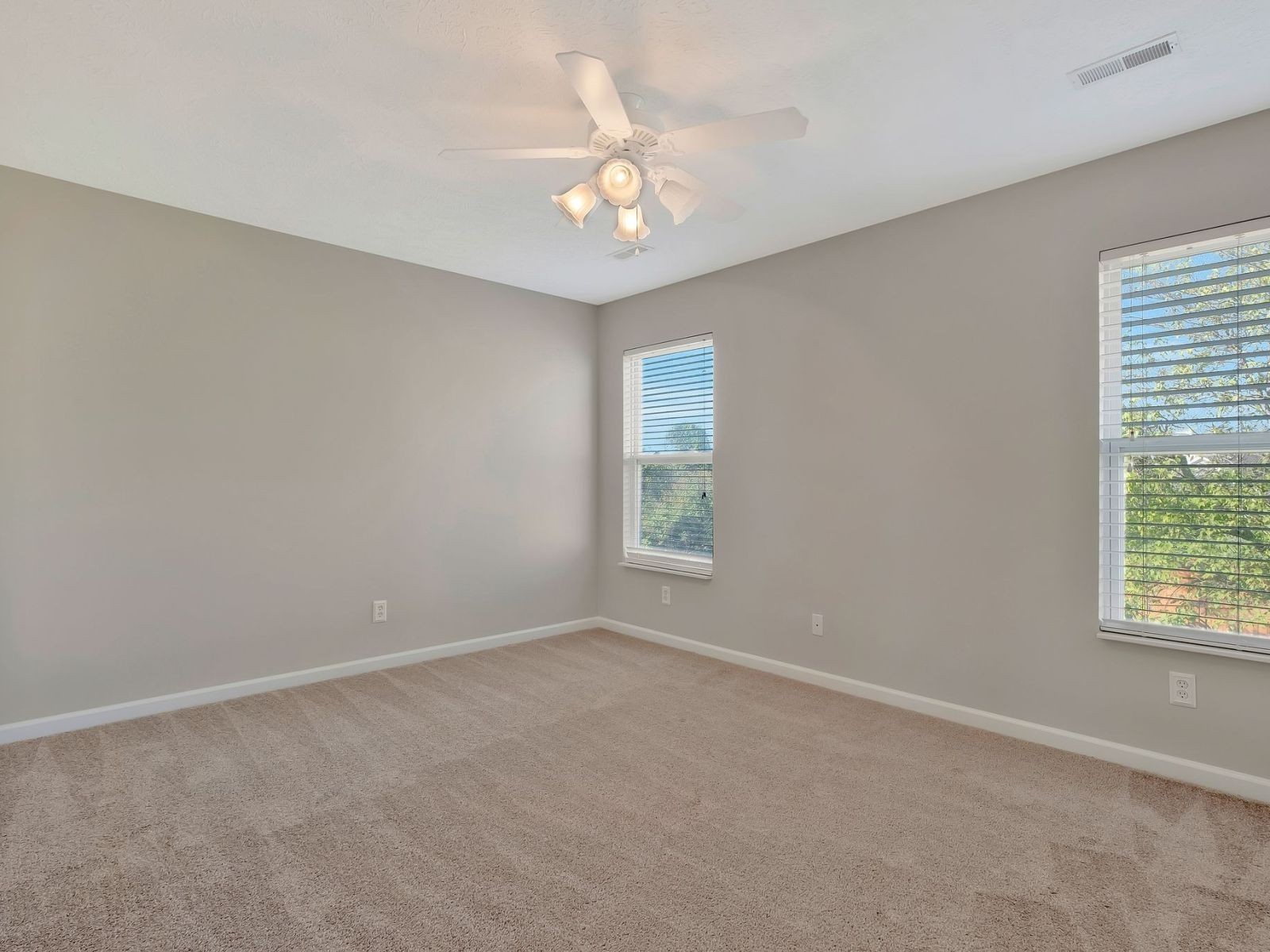 5490 Escalade Dr Property Photo 17