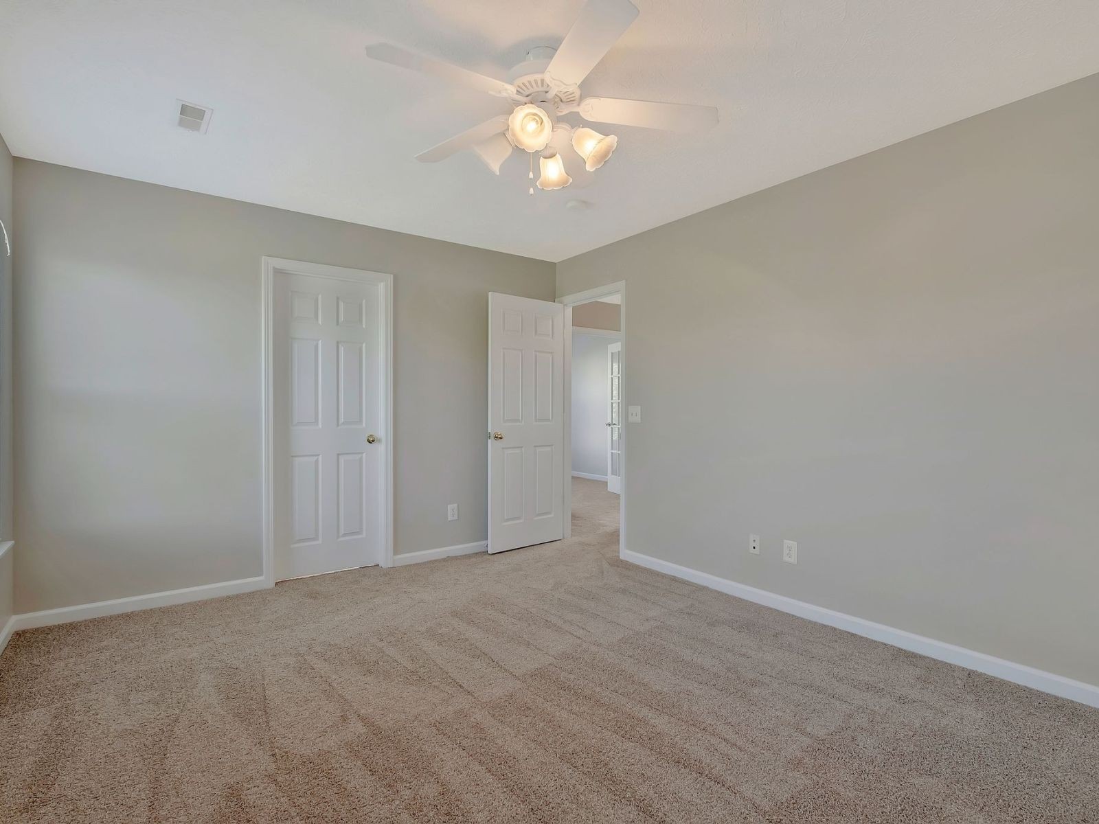 5490 Escalade Dr Property Photo 18
