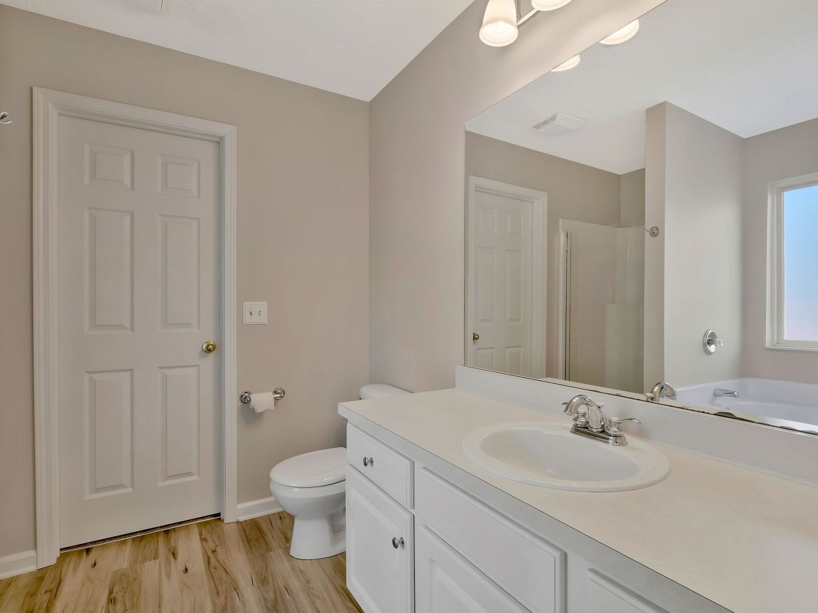 5490 Escalade Dr Property Photo 19