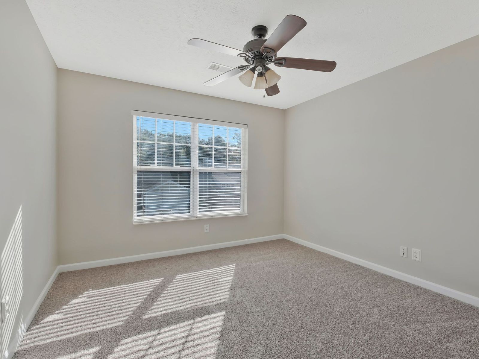 5490 Escalade Dr Property Photo 26