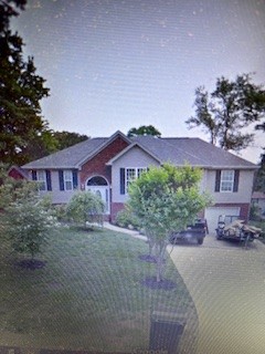 2119 Collins Ln Property Photo